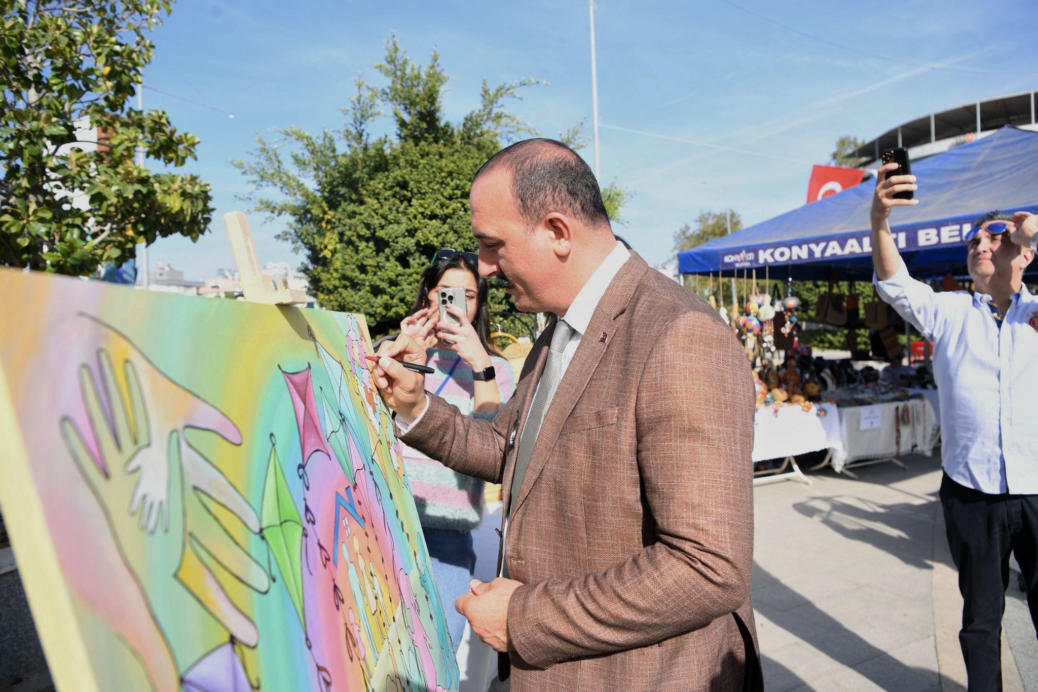 Kotan, “Kadinlarin Emeği̇ni̇ Her Zaman Önemsi̇yoruz” (2)