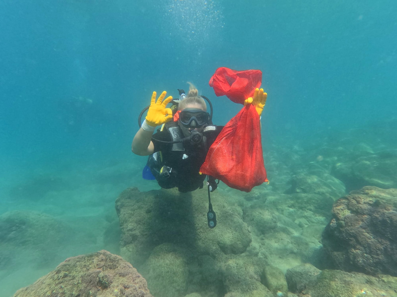 M U R A T P A S A A K D E N I Z I N E N C E V R E D O S T U B E L 1014846 301136-1