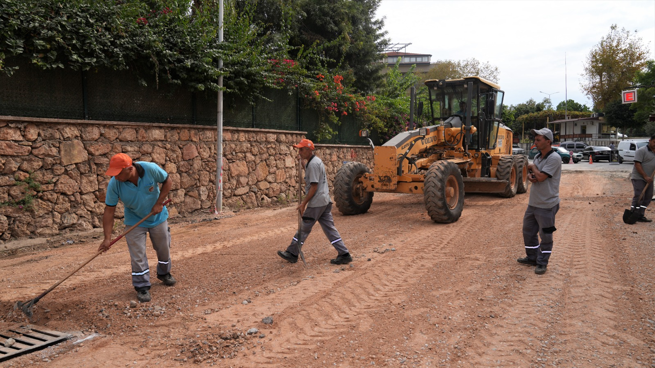 O K U L B A H C E S I V E C A D D E D E A S F A L T C A L I S M A S I 998133 296134