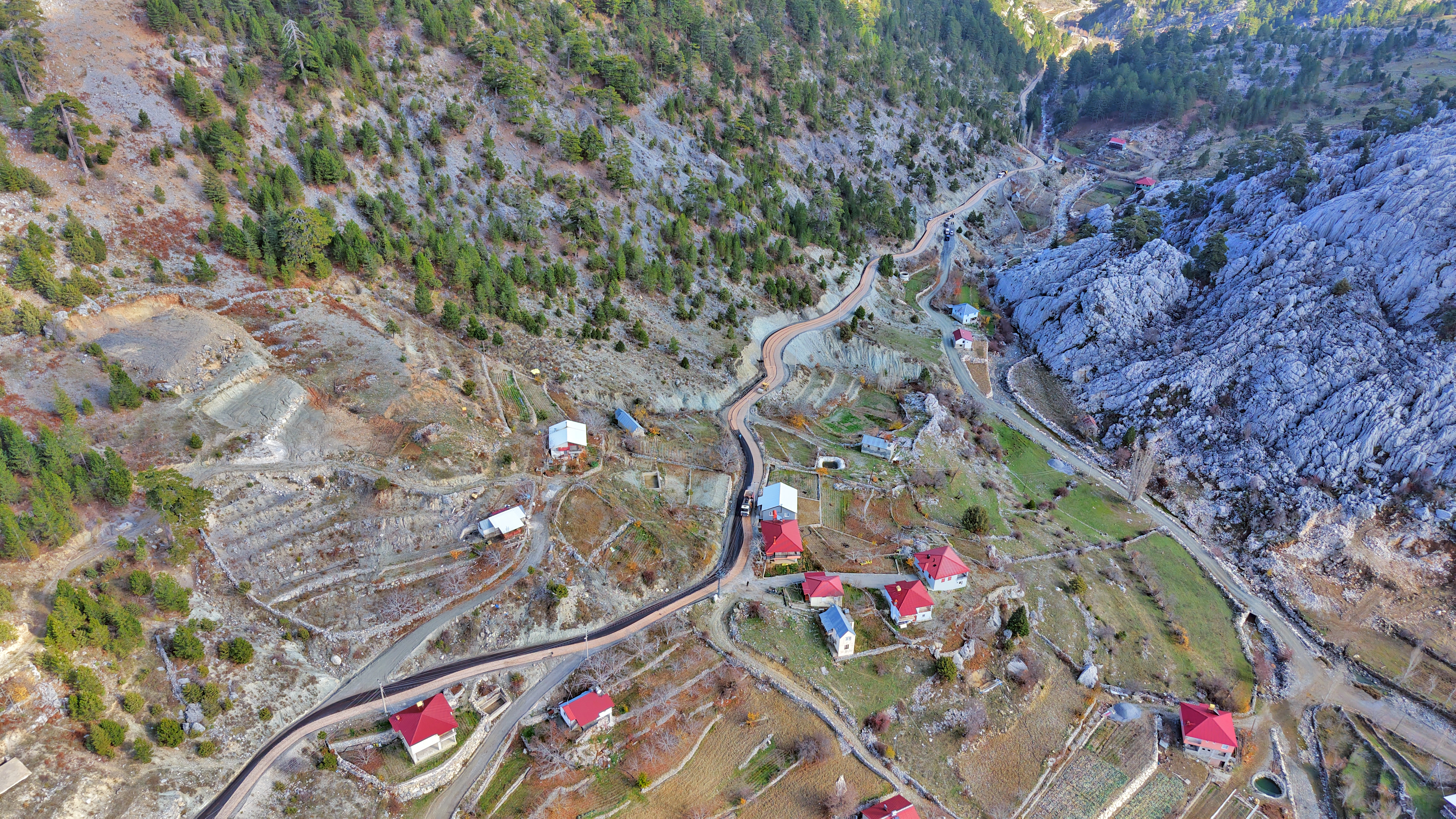 S A P A D E R E Y A Y L A S I Y O L U N A A S F A L T 1036284 307543