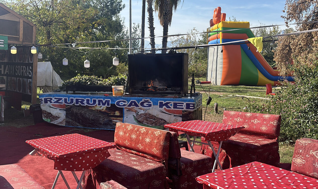 S E H R I N M E R K E Z I N D E T E P K I C E K E N F E S T I V A L G 998826 296335