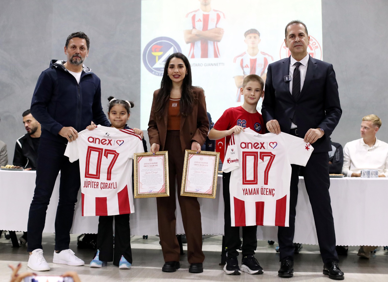 Whatsapp Image 2025 11 28 At 19.56.00 (1)