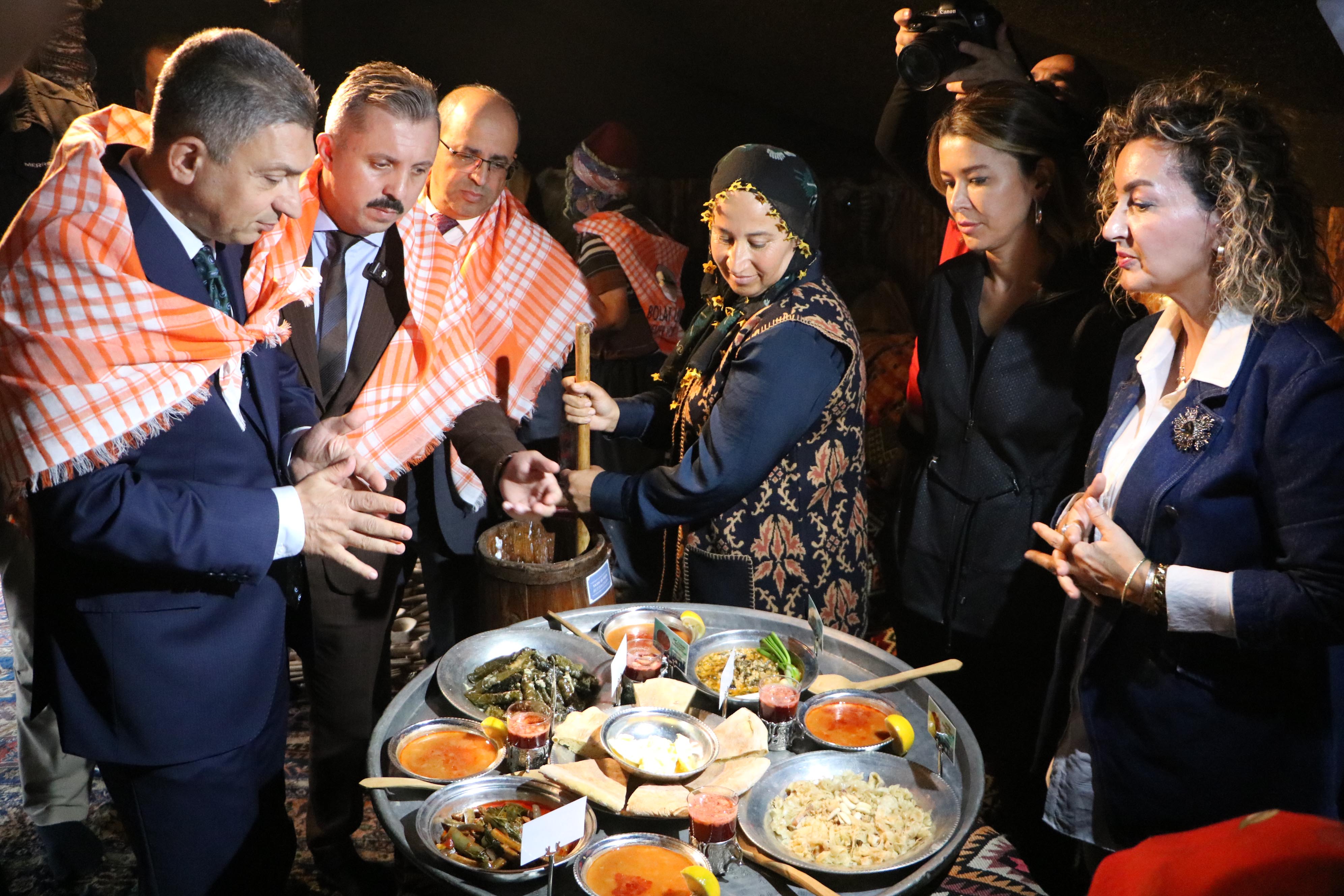 Y O R U K L E R I N C O G R A F I I S A R E T B A S V U R U S U Y A P I 1033088 306561