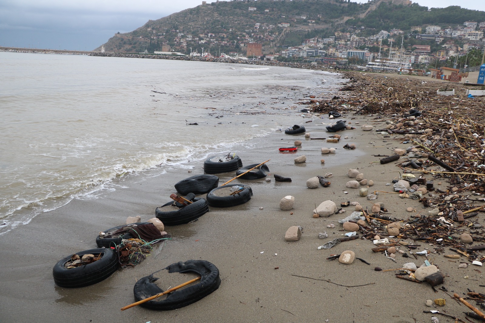 A L A N Y A D A S A G A N A K V E F I R T I N A I L E D E N I Z E 1053547 312590