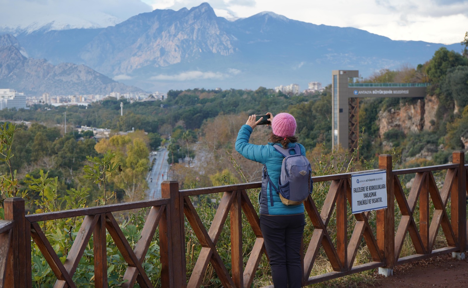 A N T A L Y A D A Y I L I N S O N G U N U S A K I N B A S L A D I 1090055 323580