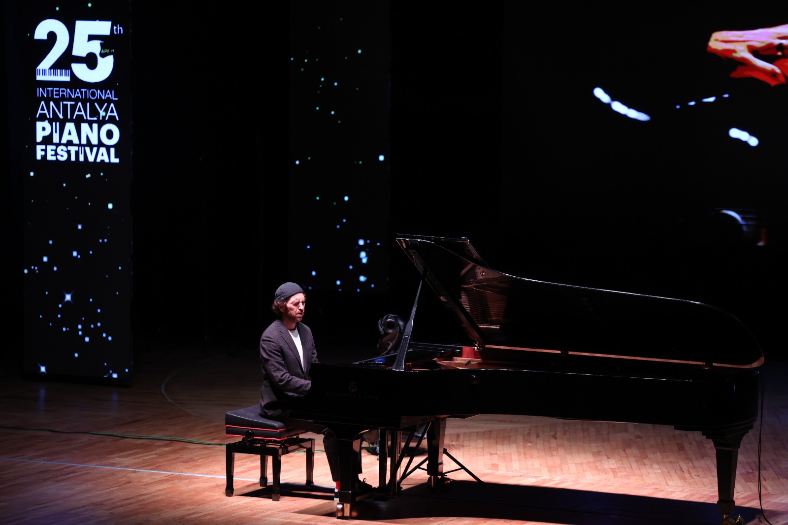 A N T A L Y A P I Y A N O F E S T I V A L I N D E B U Y U K Y I L D I R 1058055 313975