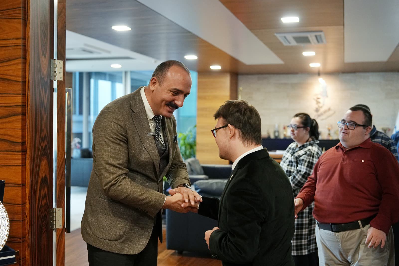 Başkan Kotan Down Sendromlular Ve Engelli̇ler Derneği̇ İle Buluştu (2)