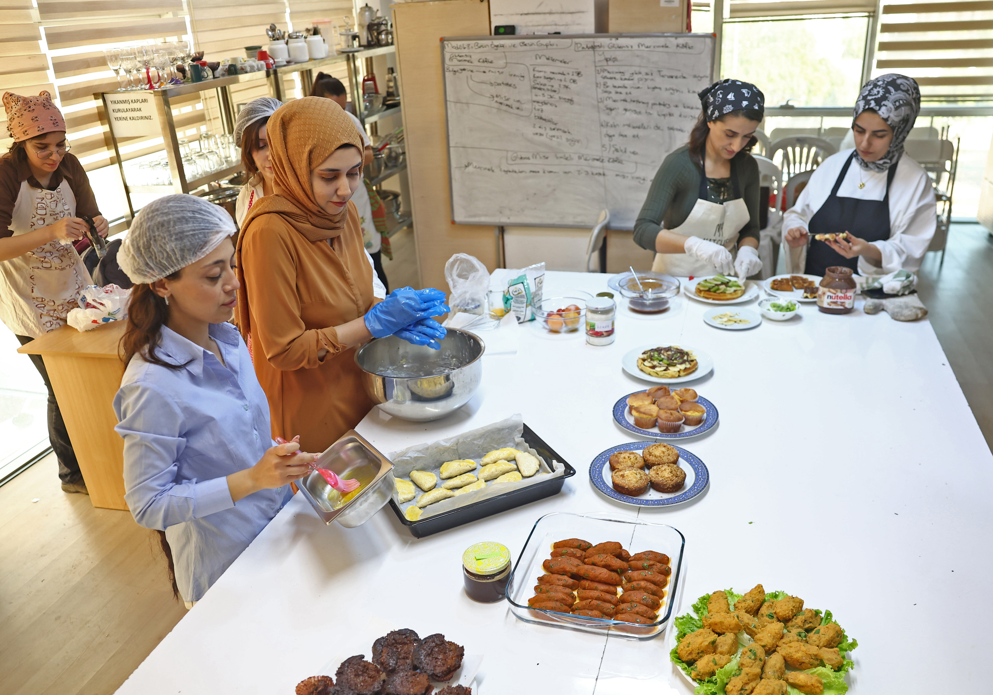 C O L Y A K L I B I R E Y L E R E G L U T E N S I Z M U T F A K E G I 1041499 309049