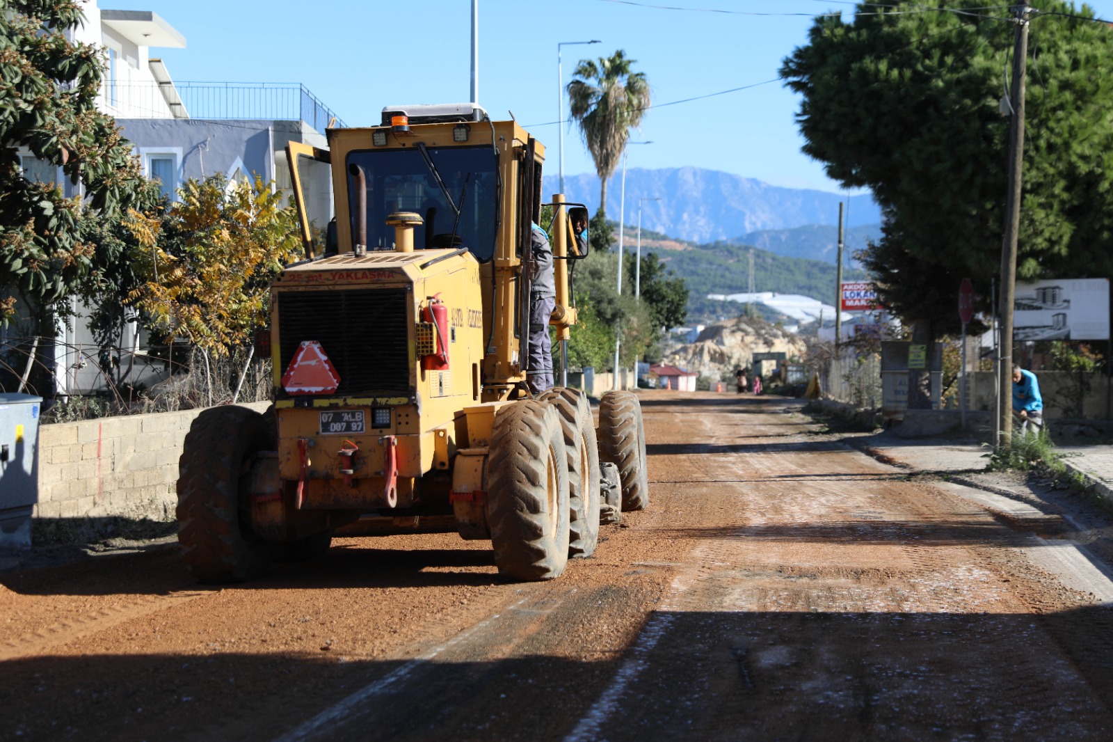 D E M I R T A S T A A S F A L T C A L I S M A S I 1066139 316376