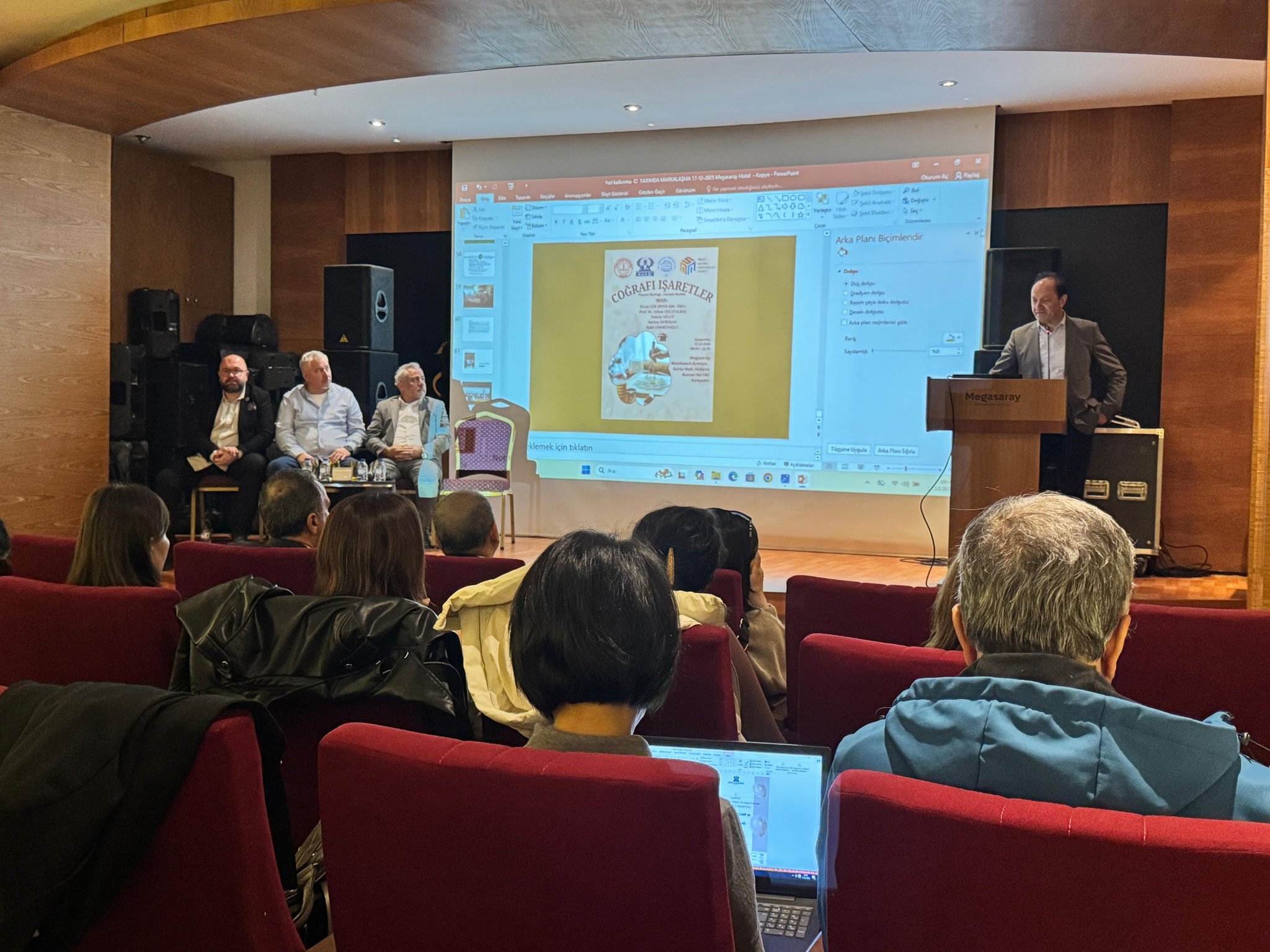 G8Gs5E C W E A A N Wi Z