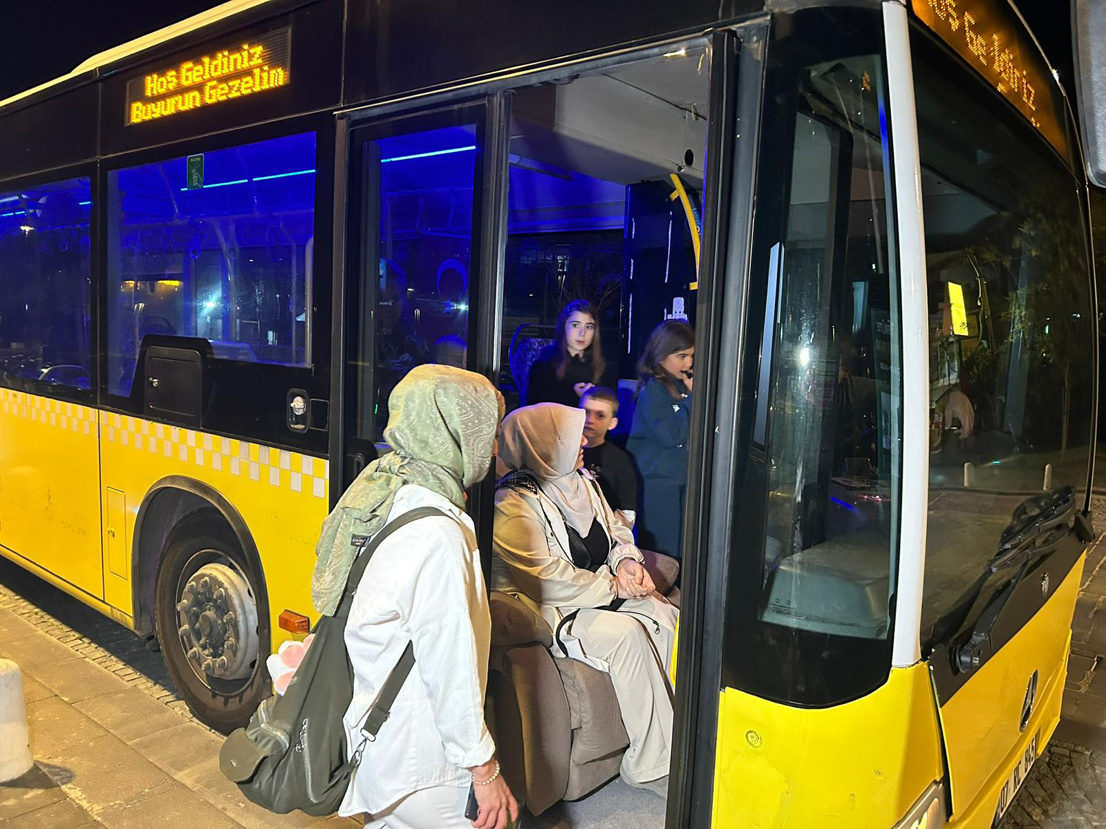 K A R A V A N H A Y A L I Y L E A L D I G I E S K I I E T T O T O B U 1072988 318377