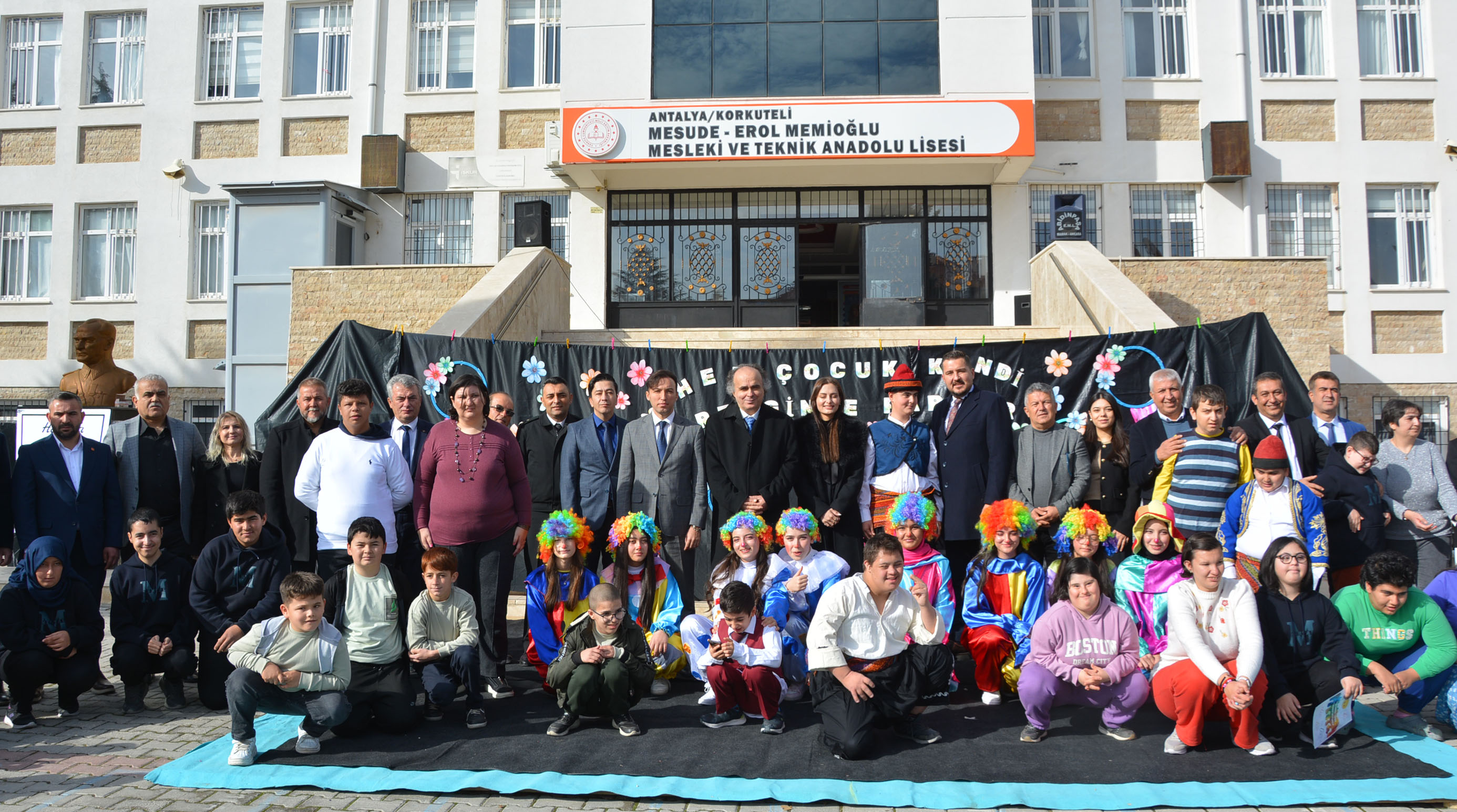 K O R K U T E L I N D E 3 A R A L I K D U N Y A E N G E L L I L E R 1045940 310384