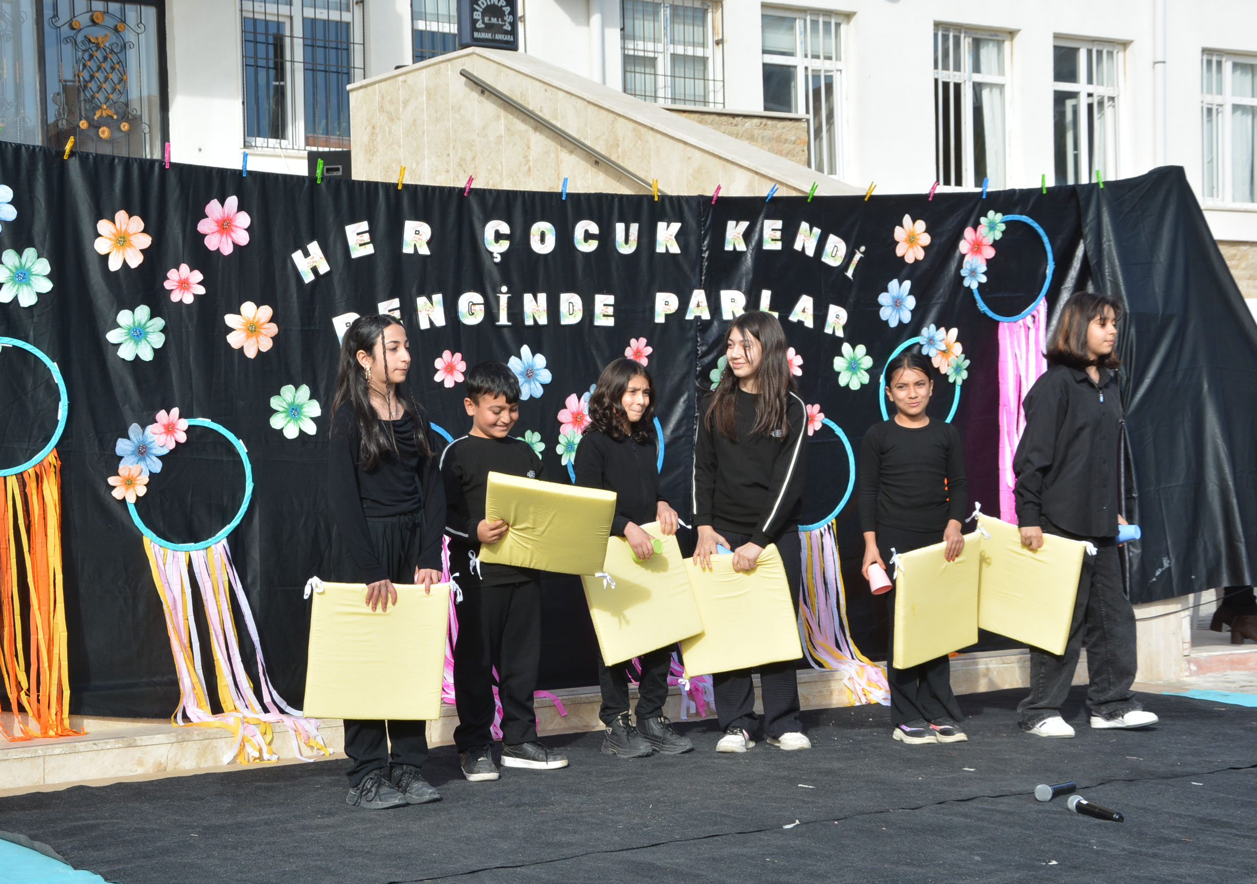 K O R K U T E L I N D E 3 A R A L I K D U N Y A E N G E L L I L E R 1045942 310384