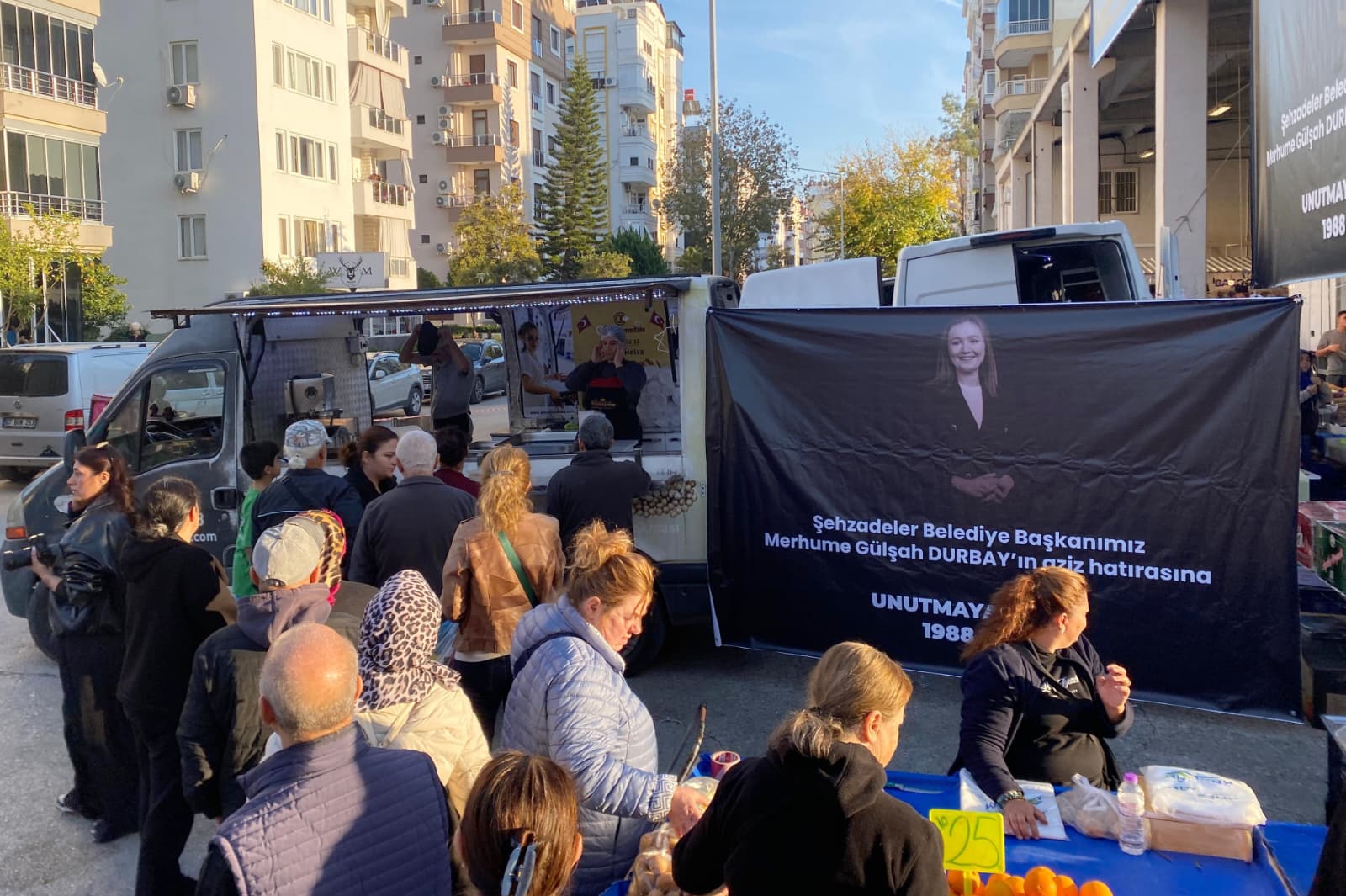 Konyaalti’nda Gülşah Başkan İçi̇n Lokma Dağitildi (3)