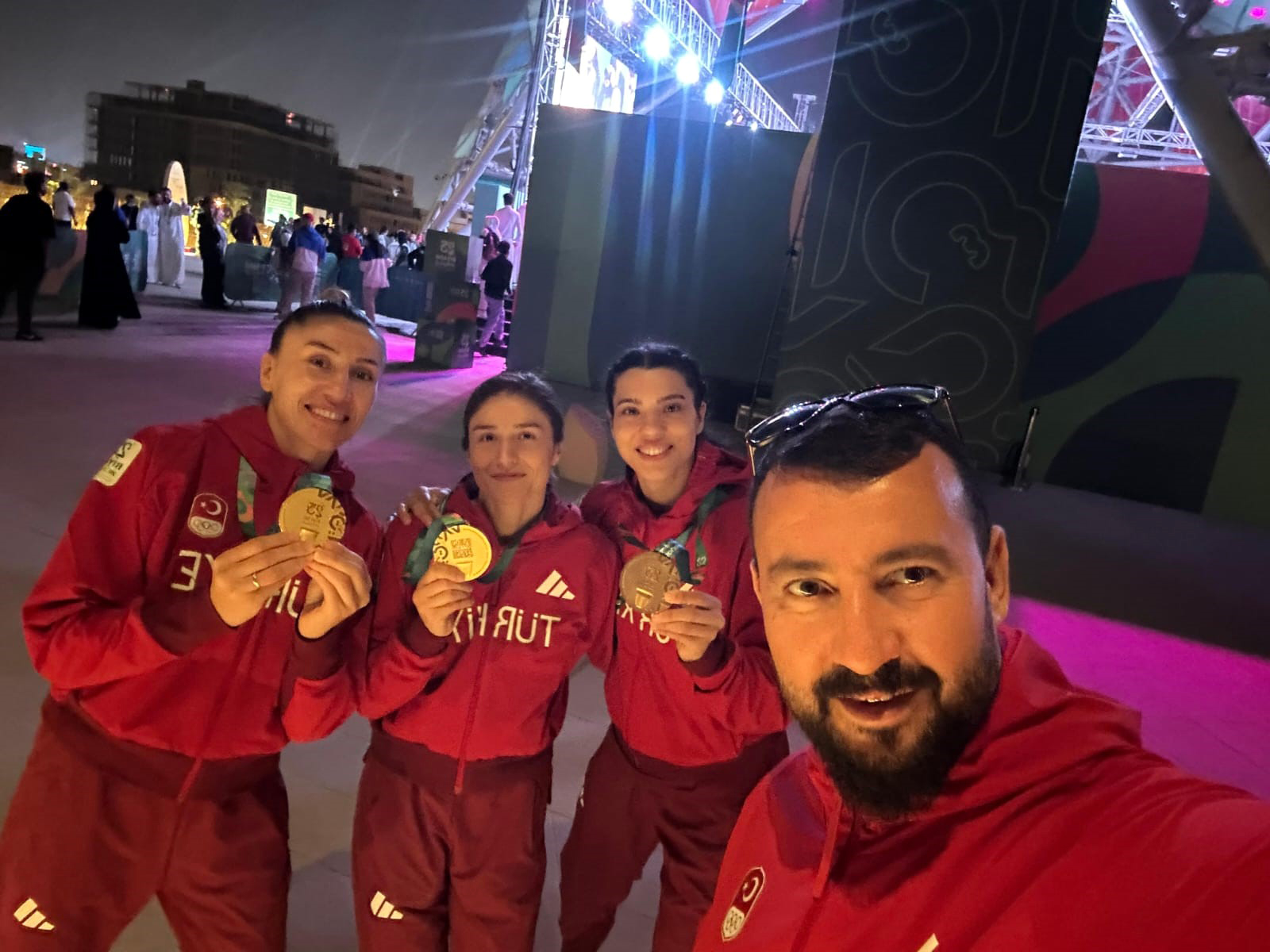 M U A Y T H A I N I N A L T I N K I Z L A R I Y E N I H E D E F I 1046876 310653