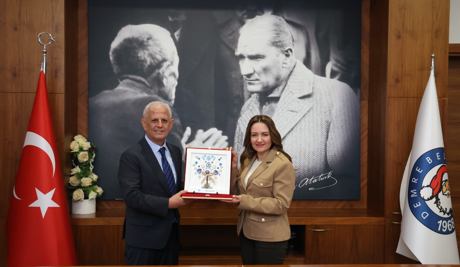 O Z D E M I R N O E L B A B A F E S T I V A L I N E K A T I L D I 1070737 317734