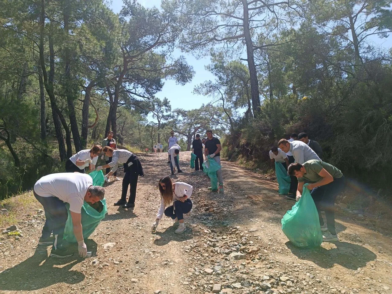 Turizm Calisanlarindan Calistepede Temizlik 1296 Dhaphoto2