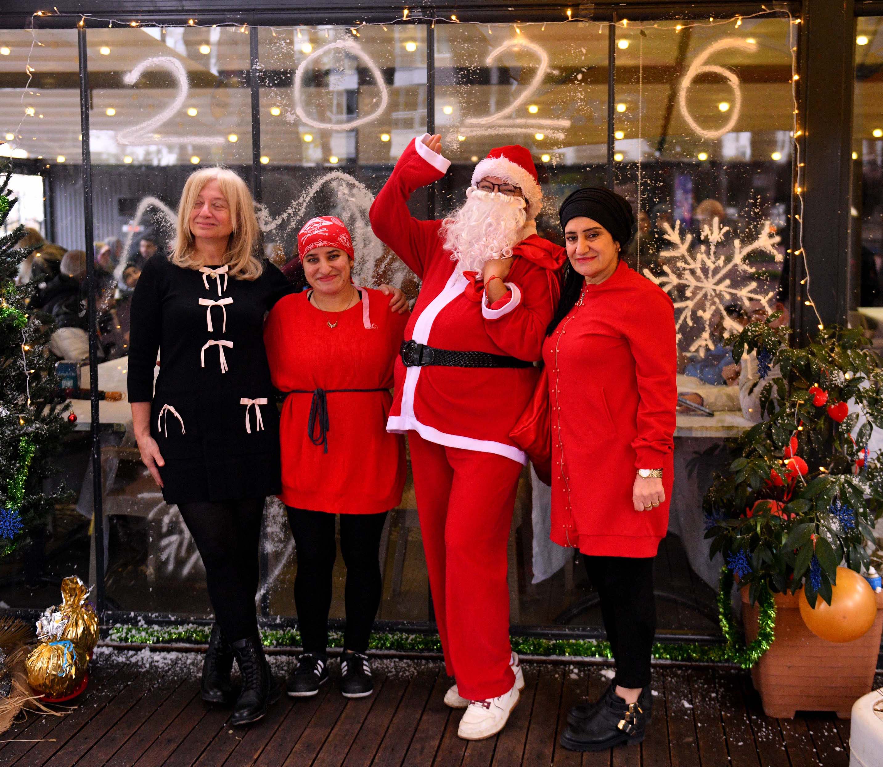 Y E N I Y I L A E N G E L S I Z K A F E D E M E R H A B A D E D 1080743 320779