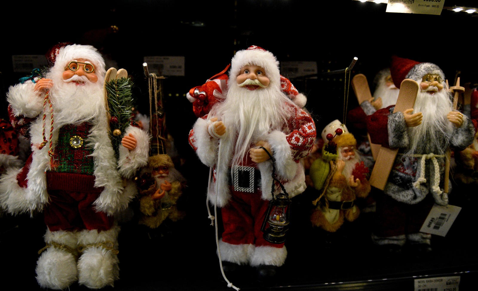 Y I L B A S I K U T L A M A S I N D A N O E L B A B A K O S T U M 1055841 313342