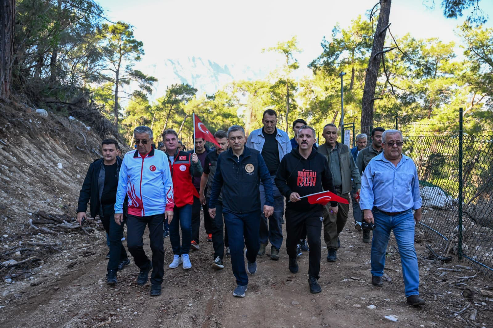 Y U Z B A S I A K E R V E S I L A H A R K A D A S L A R I K E M E R 1062452 315268