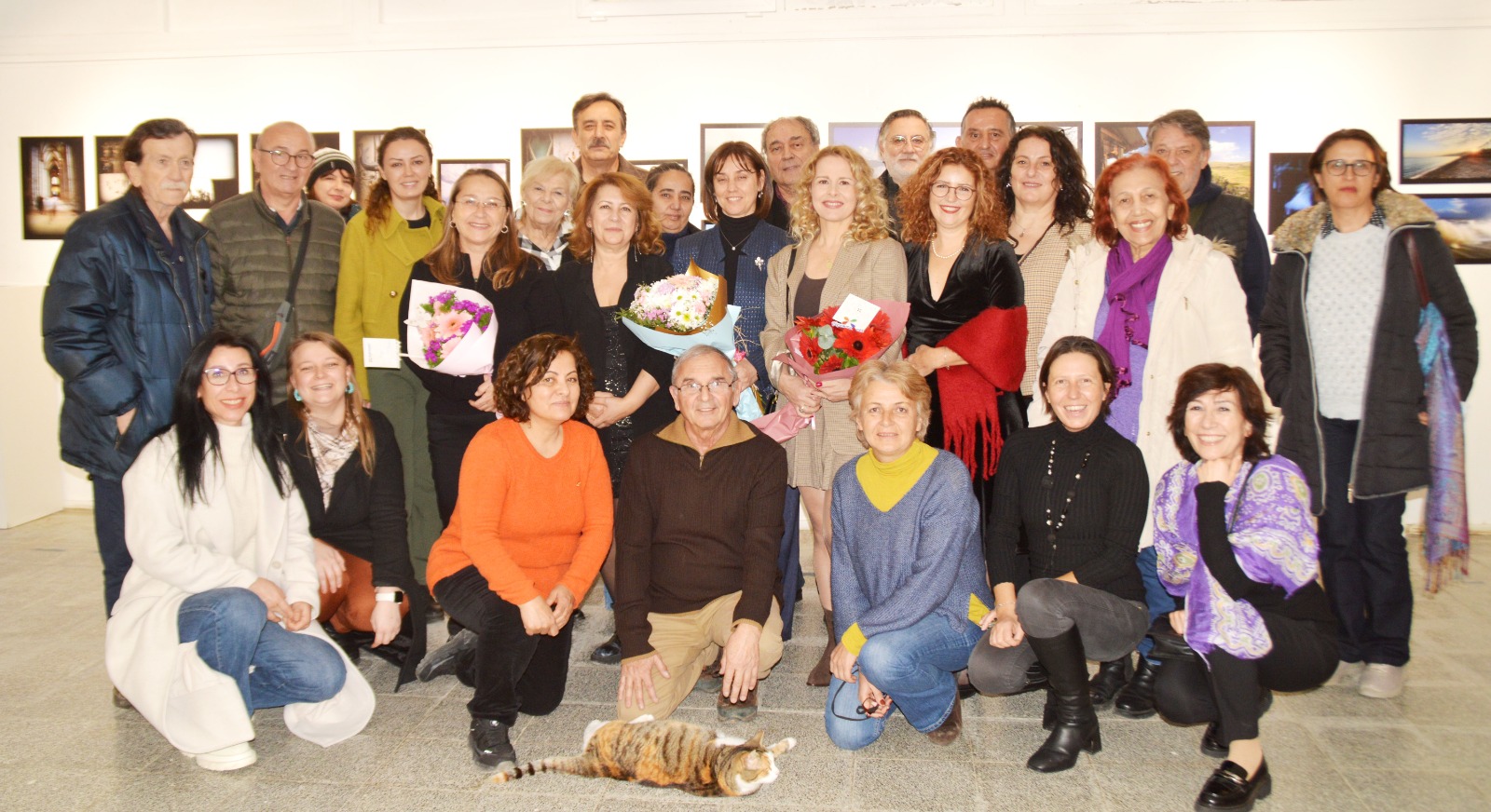 6 K A D I N I N O B J E K T I F I N D E N B A K I S 1115905 331307