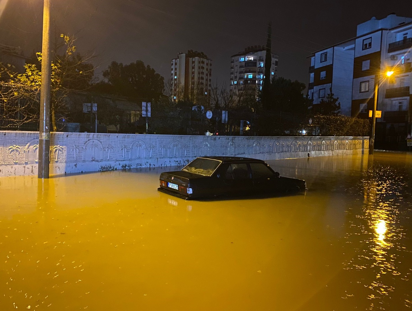 Antalya sular altında kaldı! İşte o görüntüler...