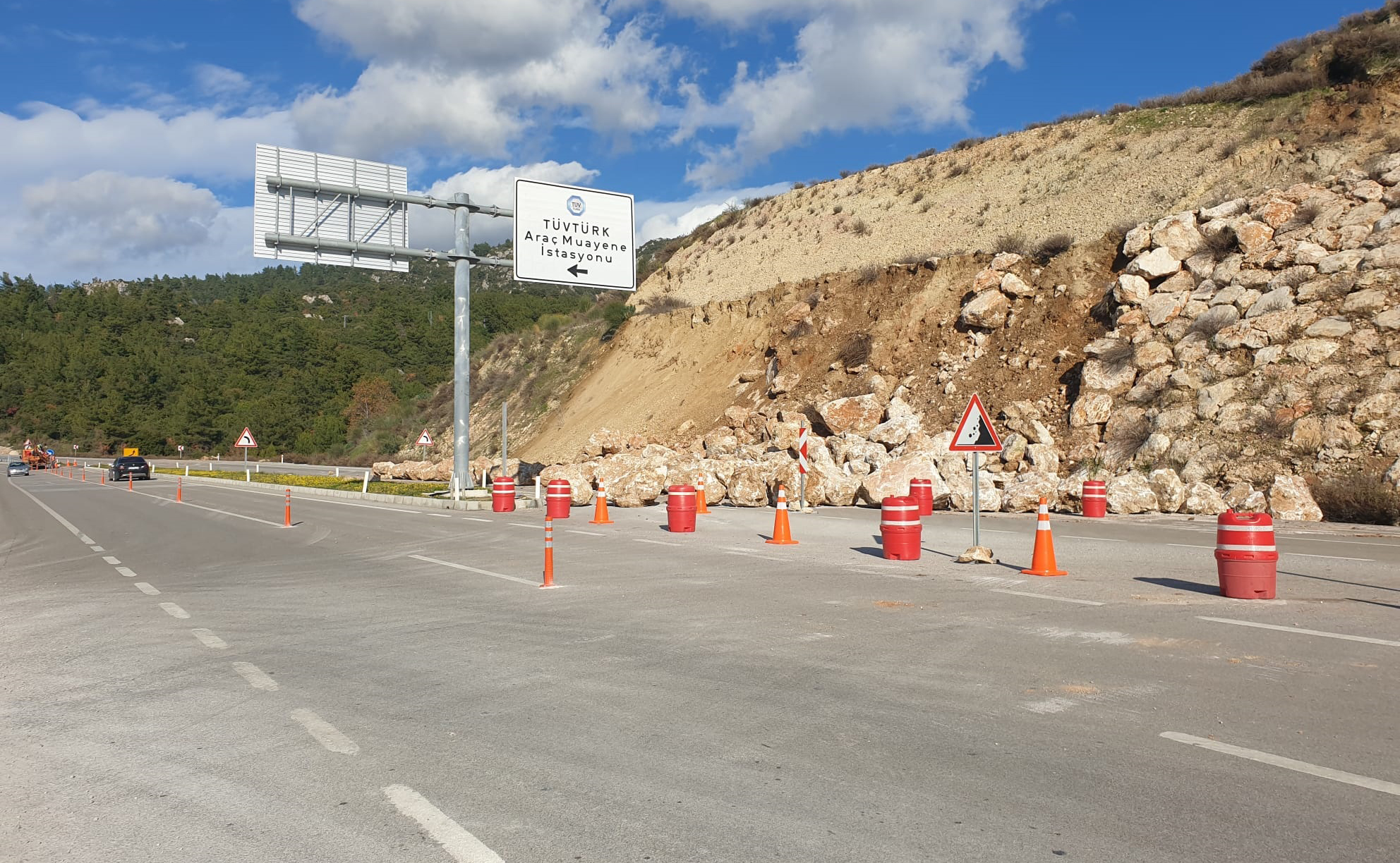 A N T A L Y A K U M L U C A Y O L U N D A H E Y E L A N T R A F I K 1096357 325444