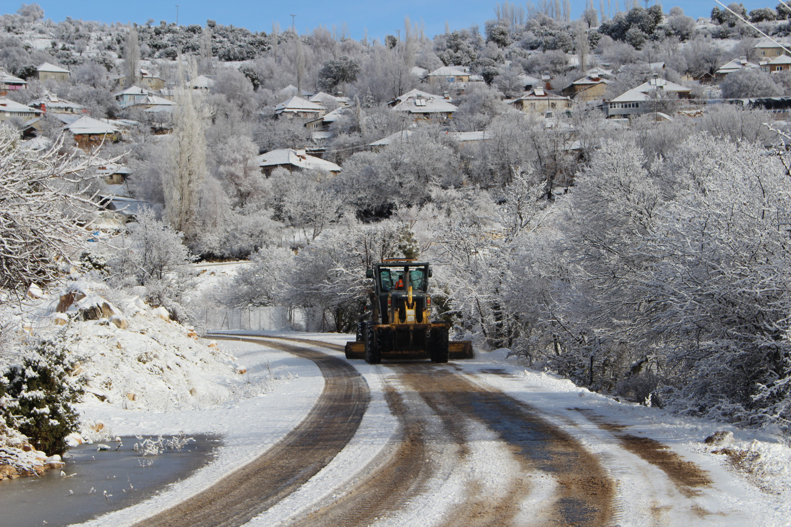 A N T A L Y A N I N Y U K S E K K E S I M L E R I N D E K A R L A M U 1112818 330351