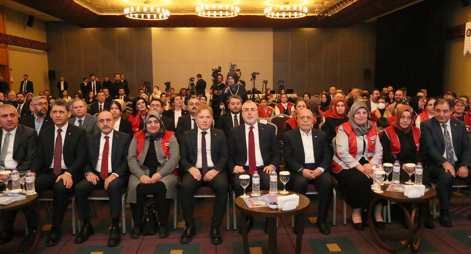 B A K A N I S I K H A N K A D I N L A R I H E R A L A N D A G U C L 1107851 328915