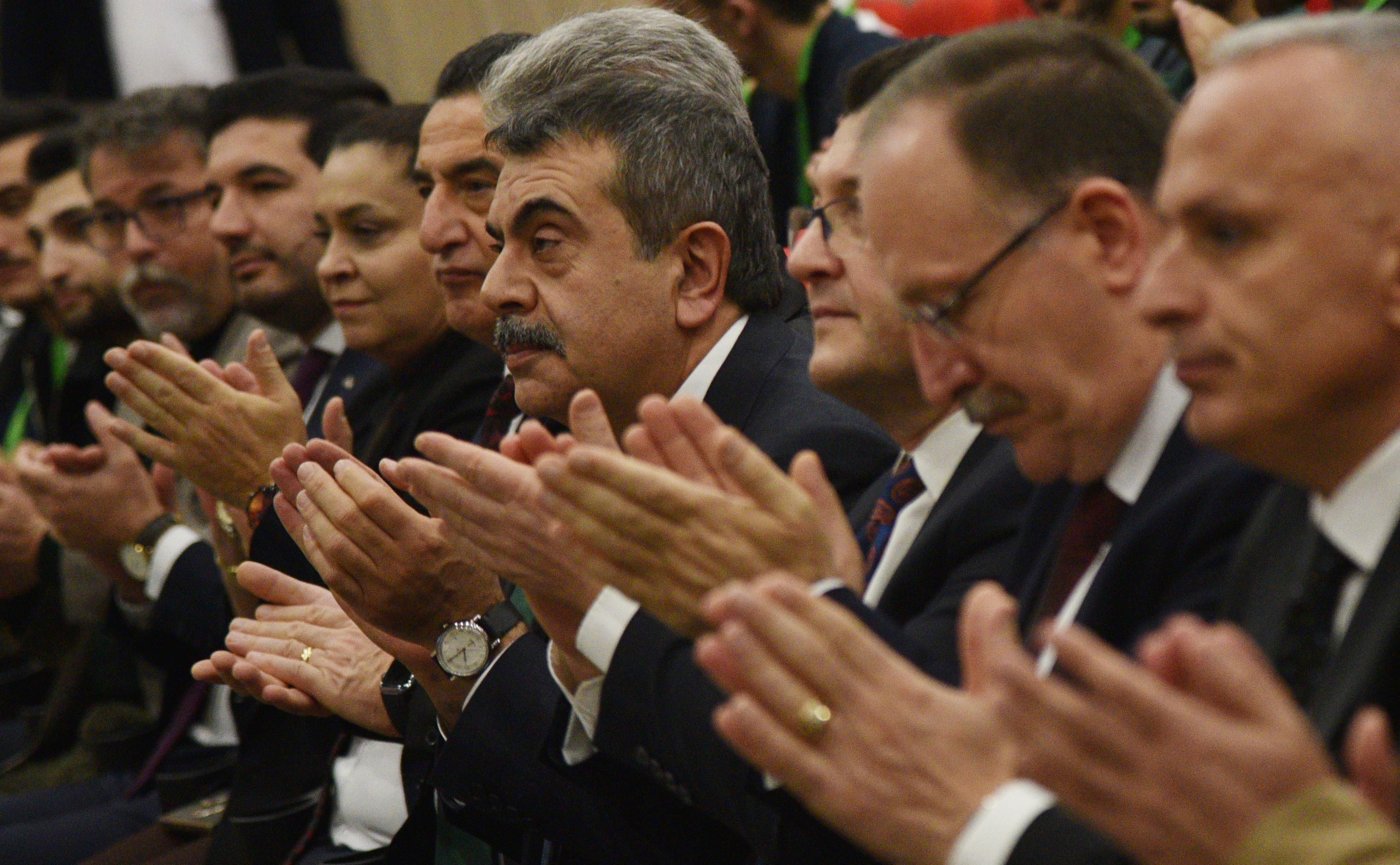 B A K A N T E K I N T U R K I Y E D E K I M S E K I M S E N I N K 1141498 338956