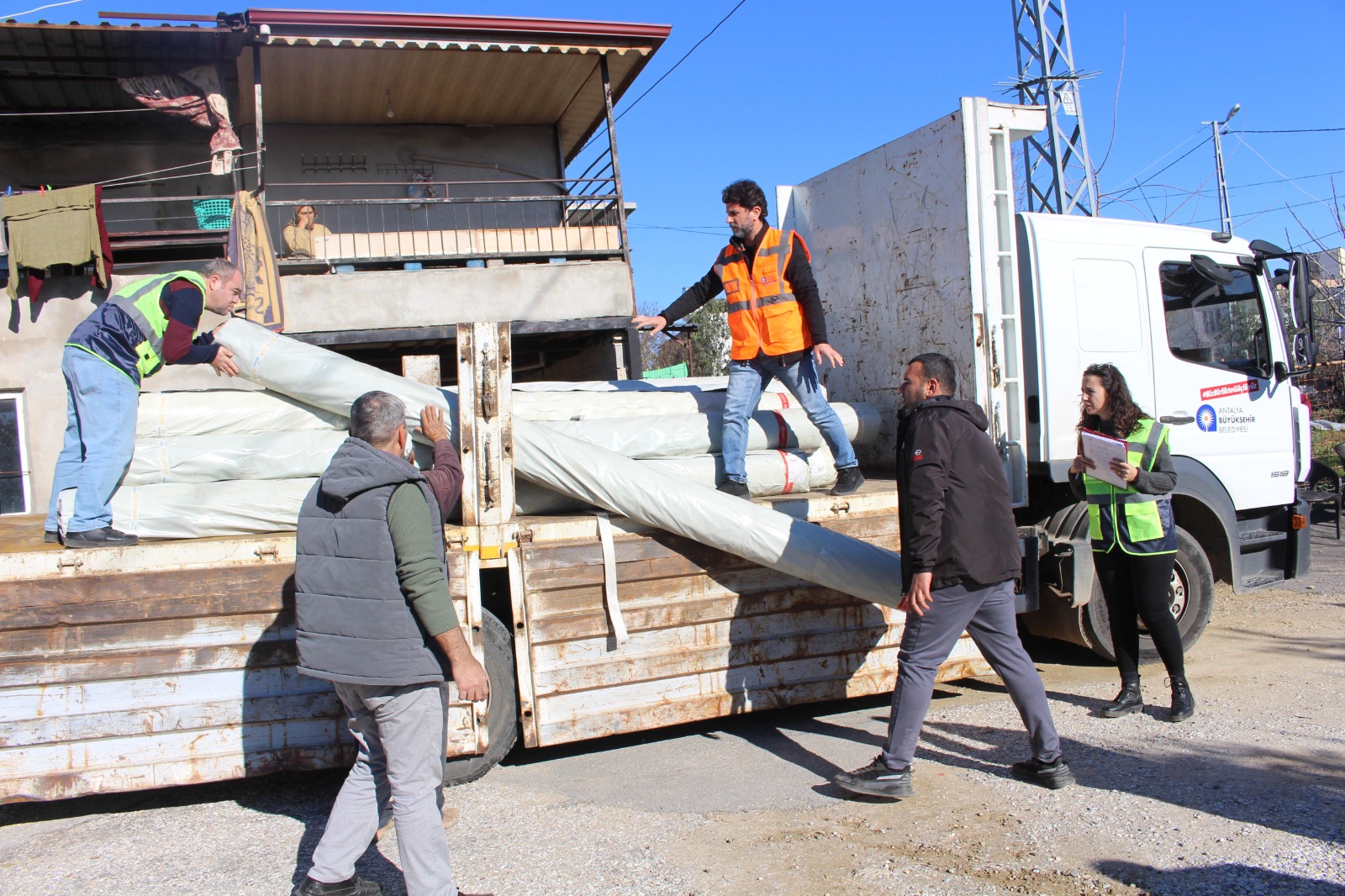 B U Y U K S E H I R B E L E D I Y E S I N D E N H O R T U M D A N Z A R 1116249 331408