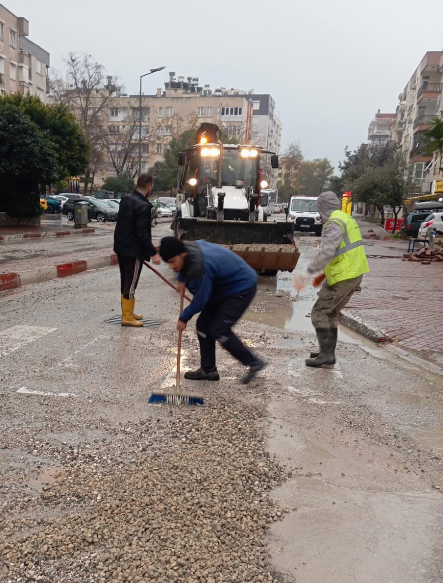 B U Y U K S E H I R’ D E N Y A G I S I N A R D I N D A N M U D A H A L E 1135146 336985