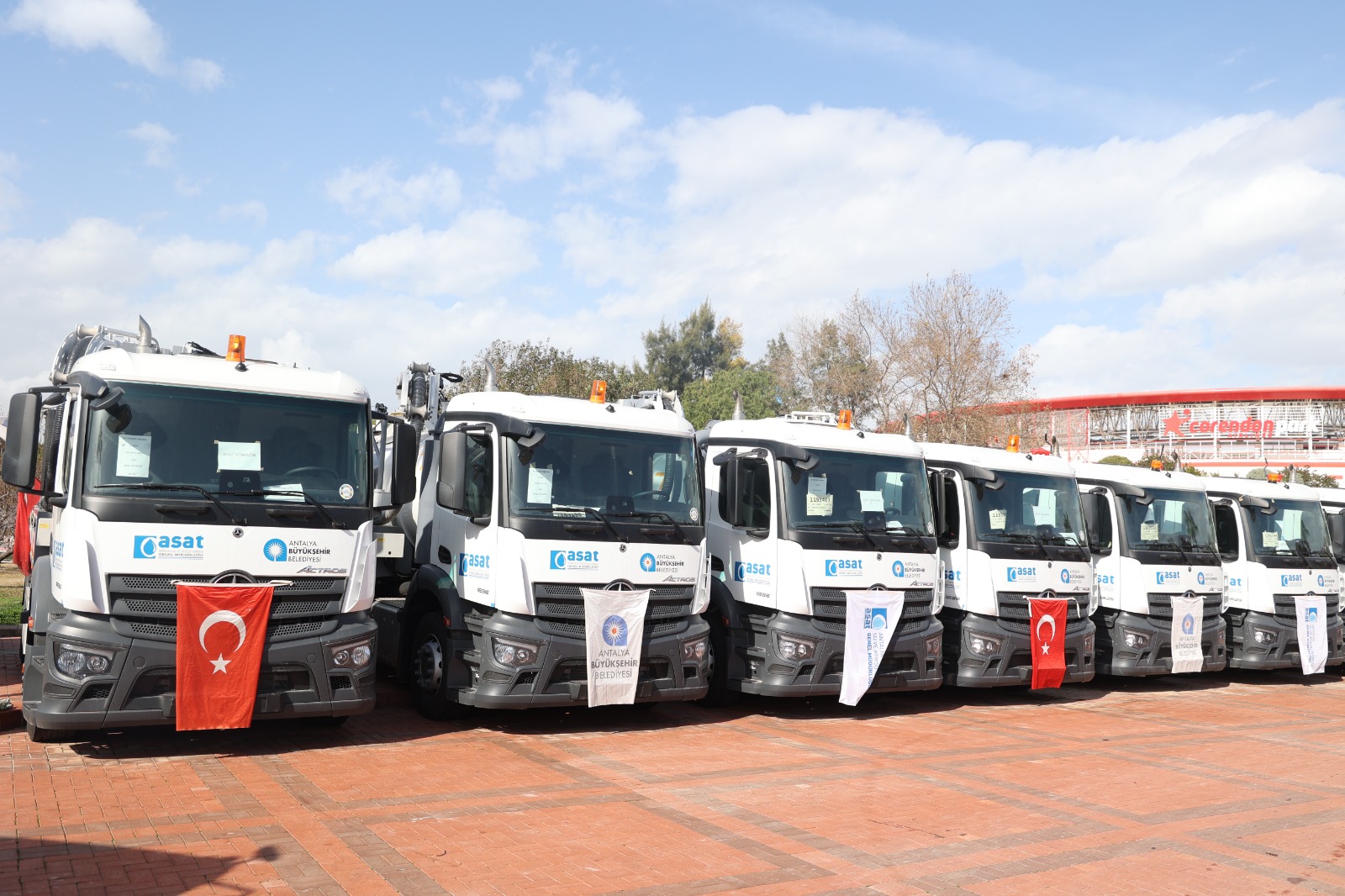Büyükşehir Belediyesi Yeni Araçları Hizmete Aldı (1)