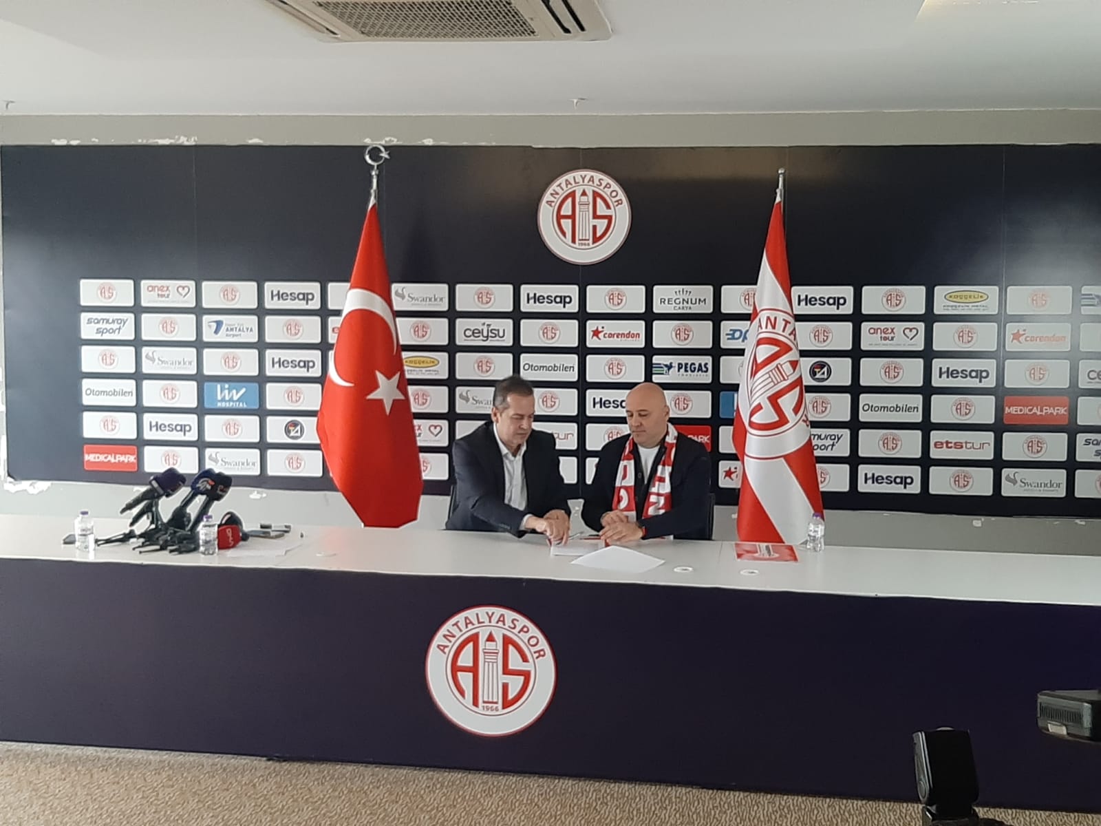 D335A0C8 E587 493A 9Abc 8E160B30848B