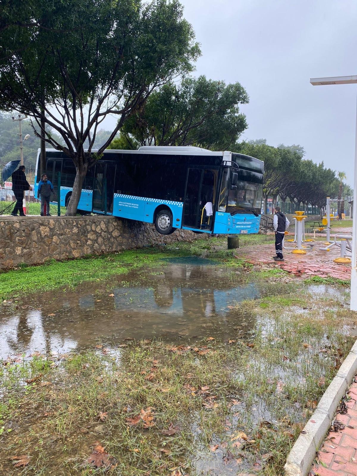 F R E N I B O S A L A N O T O B U S D U V A R D A A S I L I K A L D 1135606 337120