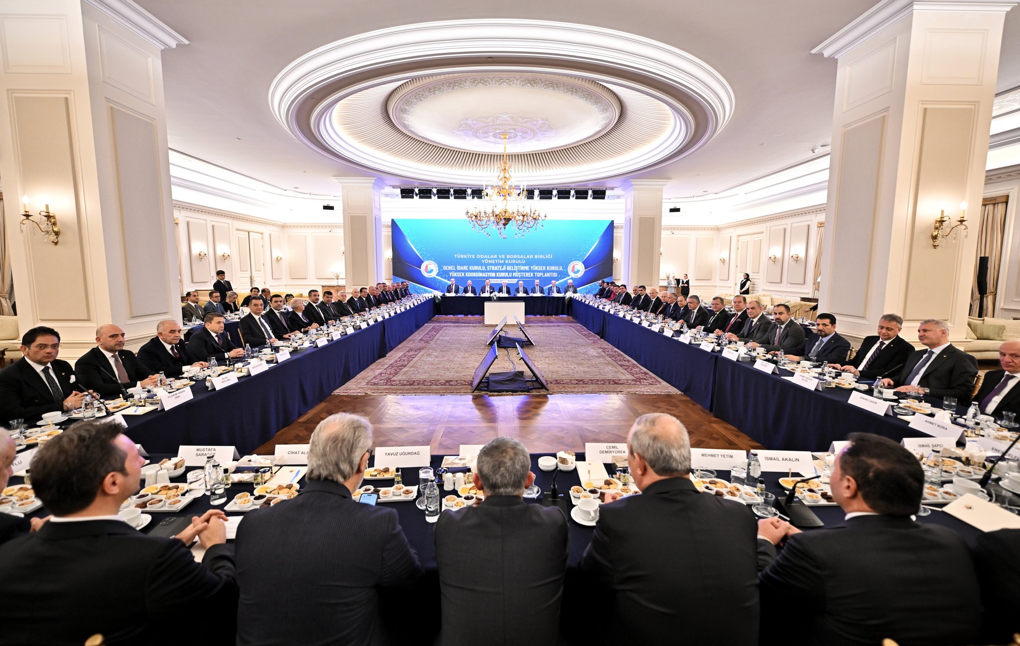 G Cjuq0 W M A Aze4 T