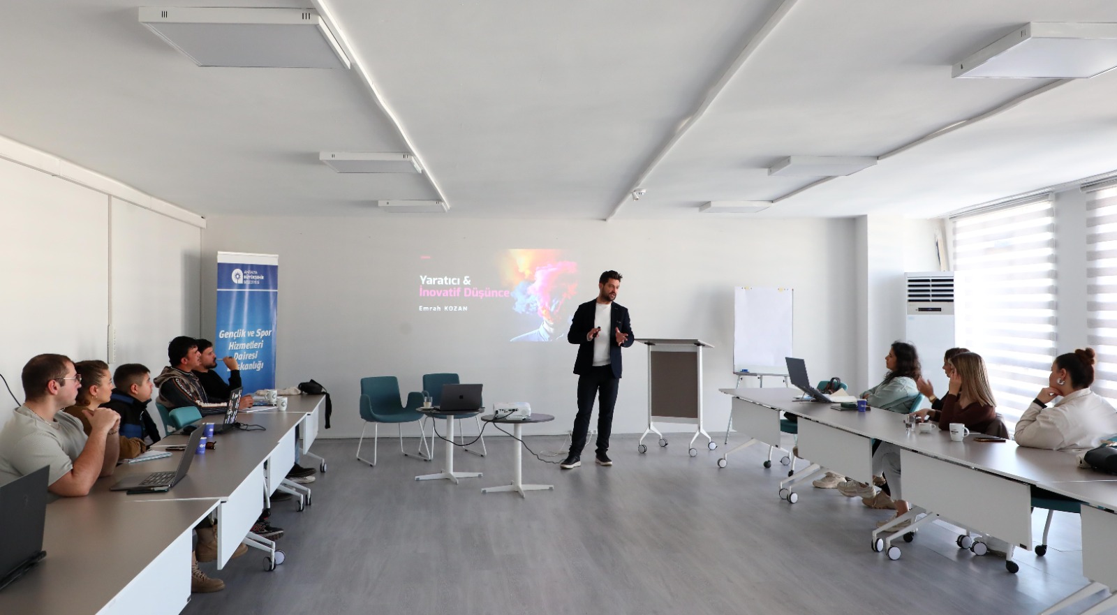 G9Q D 2V X M A Aa S D8