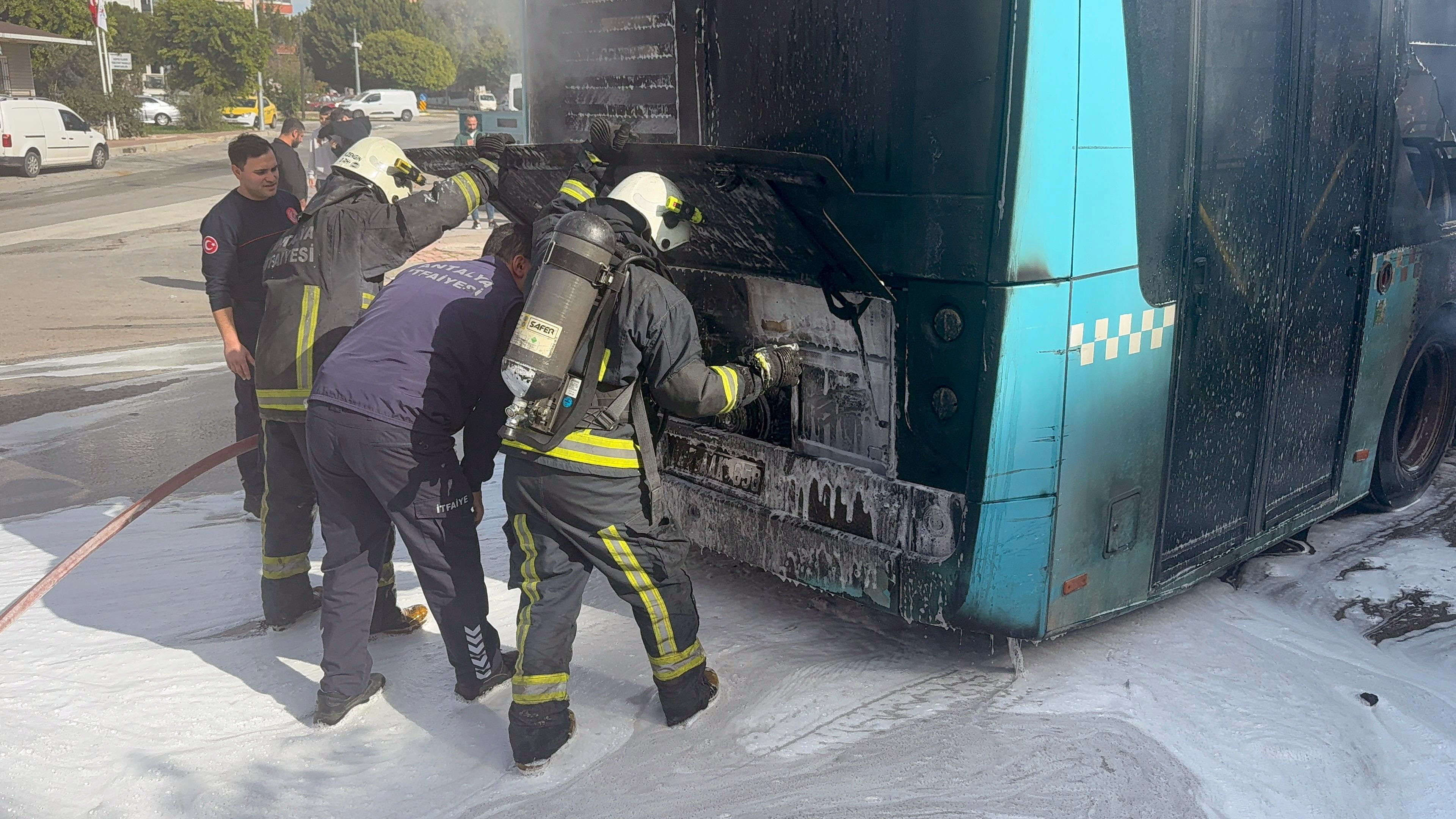 H A L K O T O B U S U M O T O R B O L U M U N D E N A L E V A L D I 1142035 339105