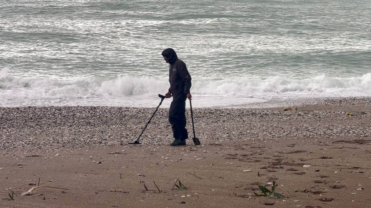 K O N Y A A L T I S A H I L I N D E D E N I Z I N R E N G I K A H V E 1136407 337362