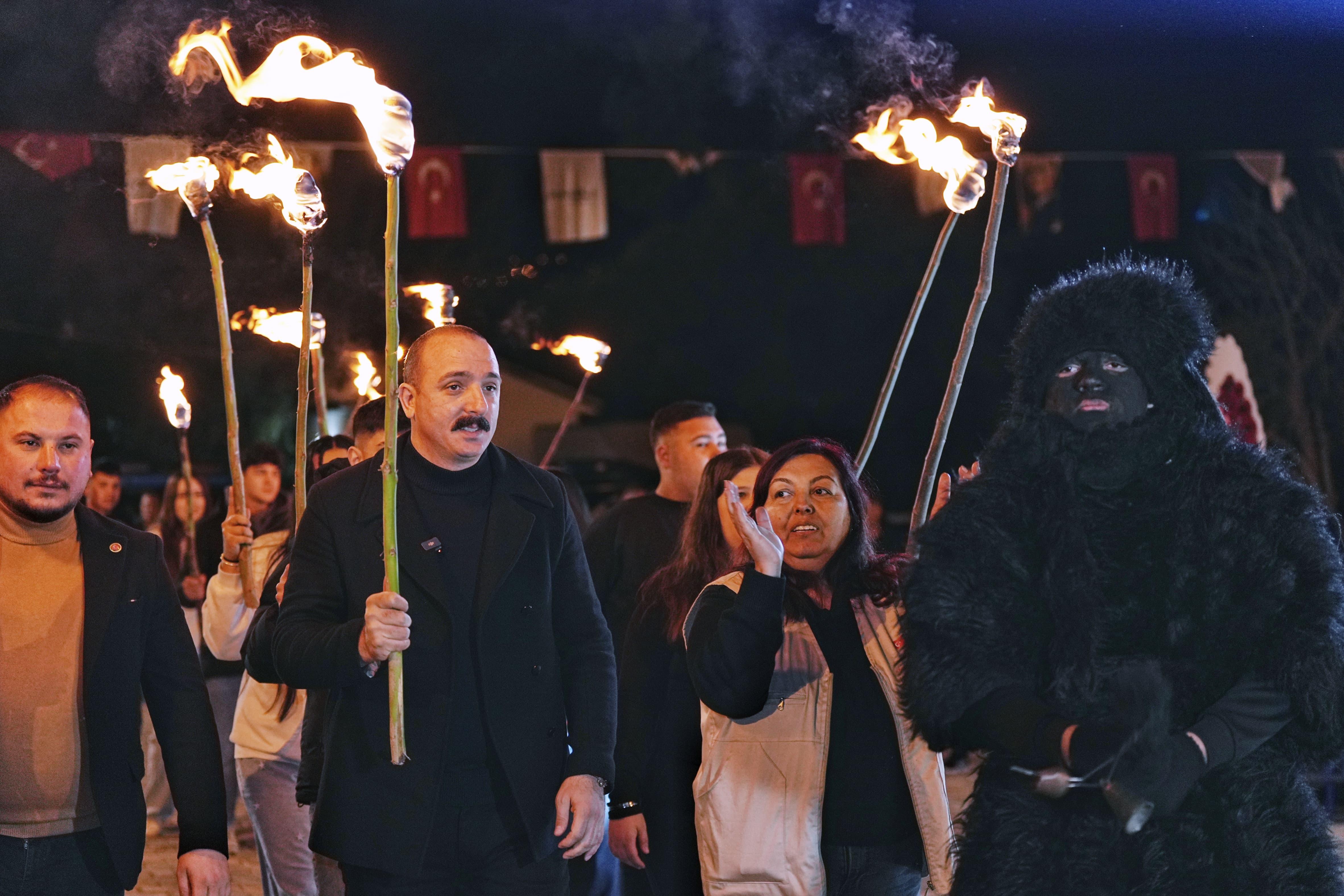 Karatepe Gençli̇k Şöleni̇’ni̇n İki̇nci̇si̇ Gerçekleşti̇ (7)