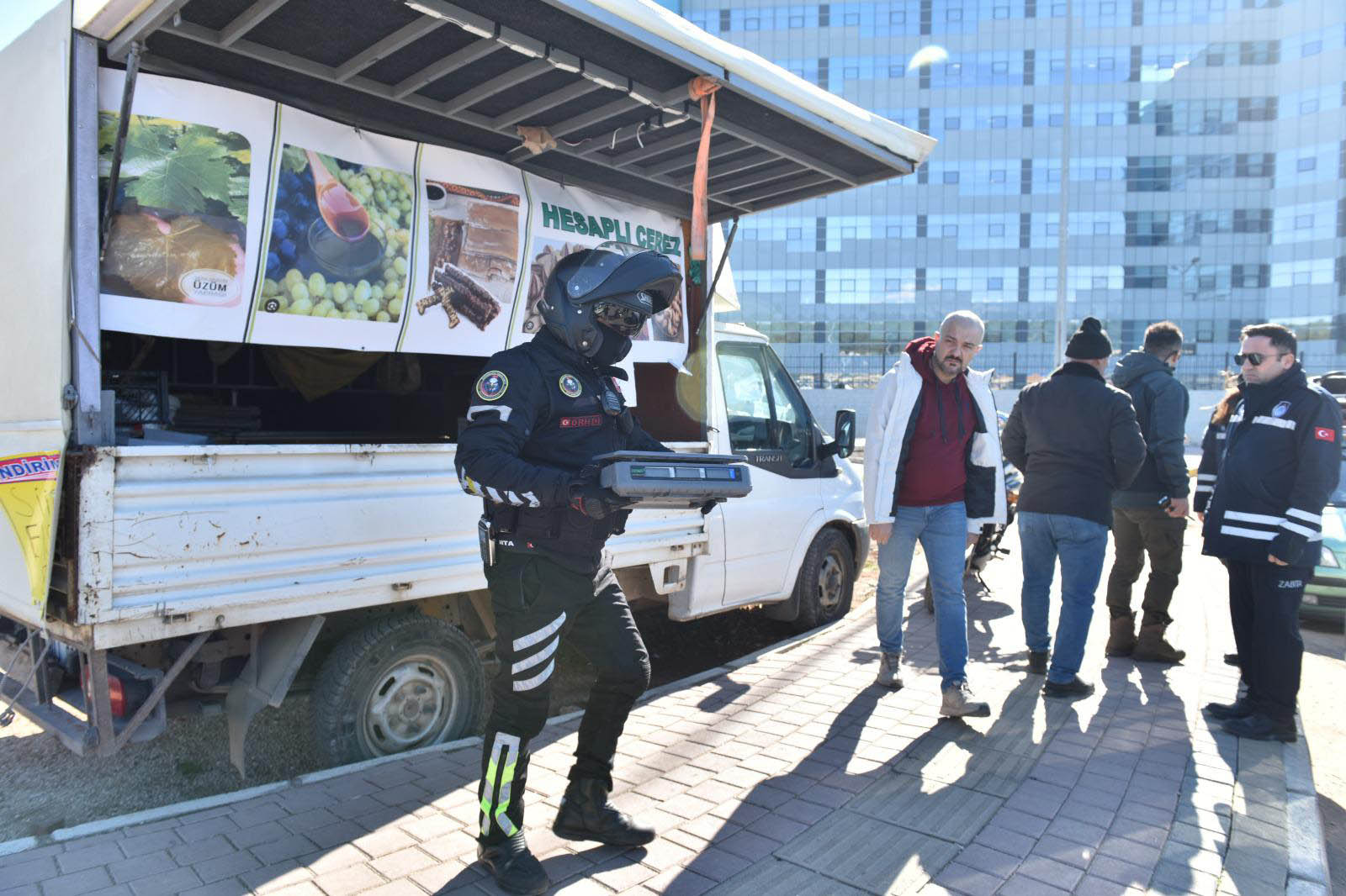 Kepezde Seyyar Satici Ve Dilenci Operas 1114891 330976 (1)