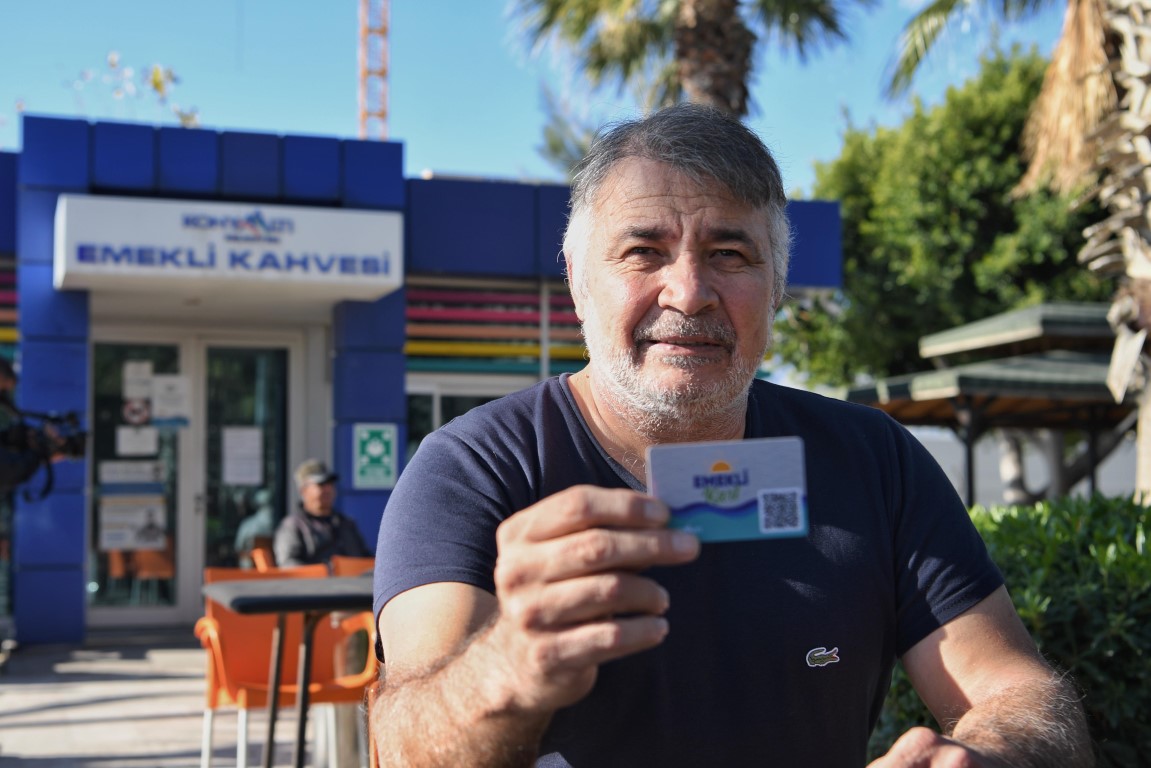 Konyaalti Beledi̇yesi̇'nden Emekli̇ye Destek (6)