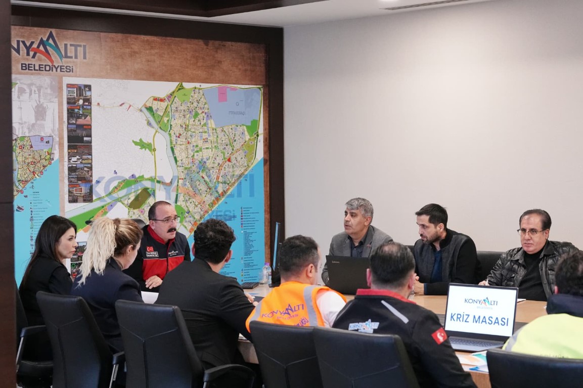 Konyaalti’nda Kri̇z Masasi Toplandi (2)