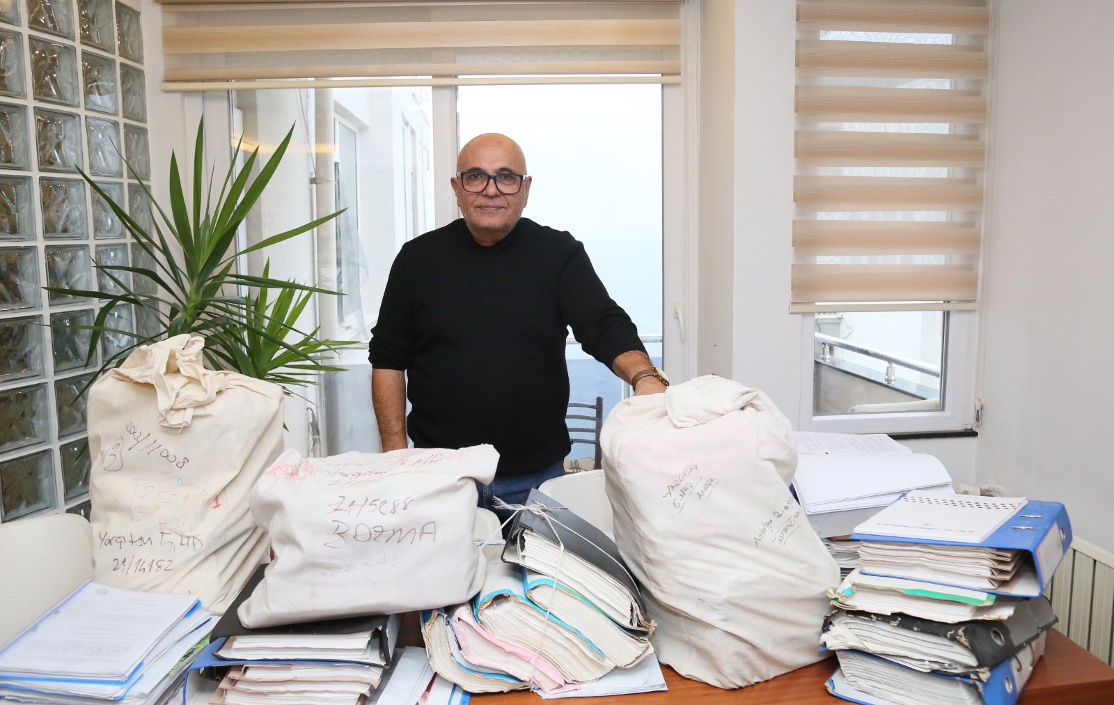 M I L Y A R D O L A R L I K A R A Z I D A V A S I N I N A V U K A T I 1098493 326054