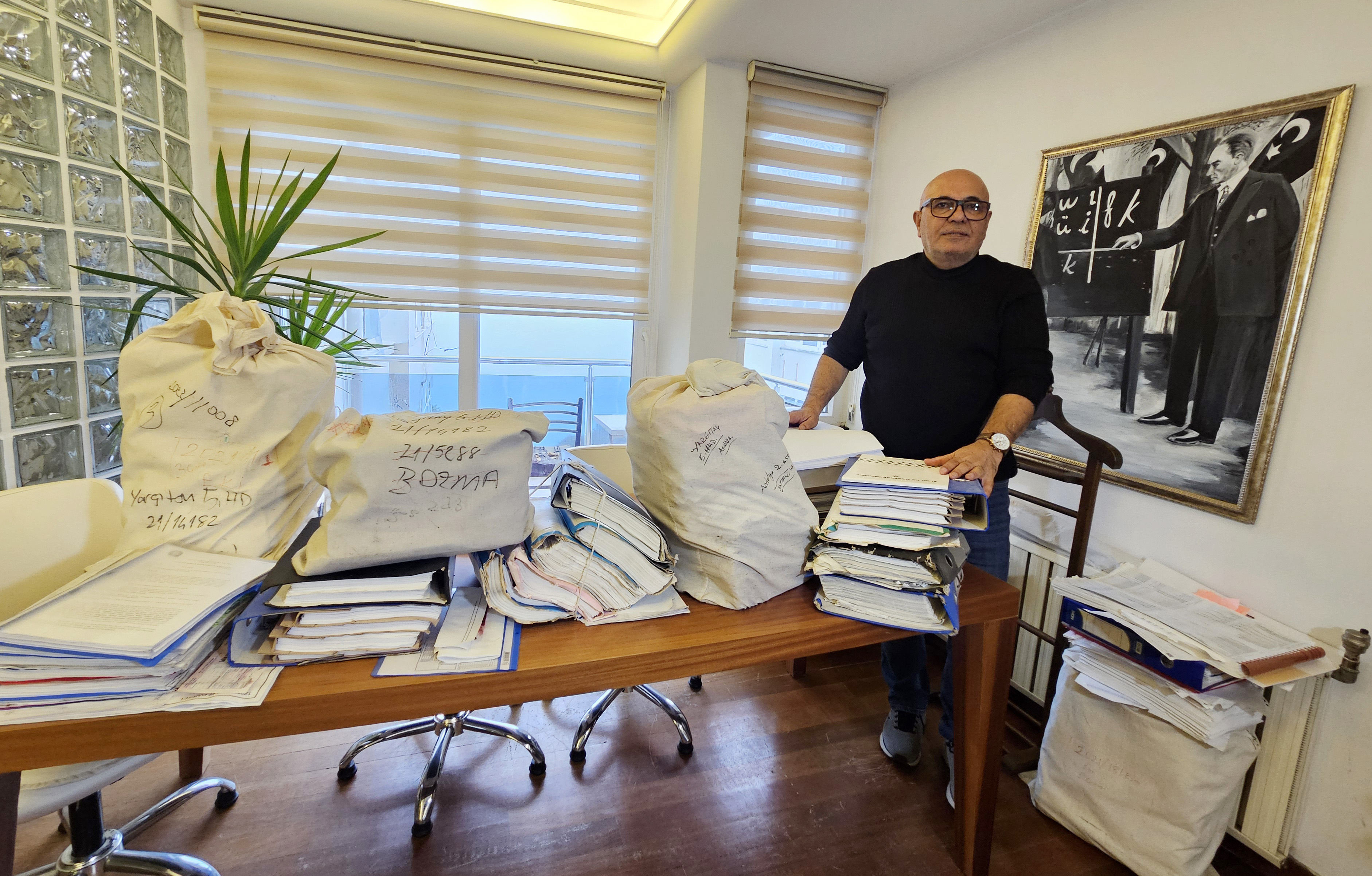 M I L Y A R D O L A R L I K A R A Z I D A V A S I N I N A V U K A T I 1098494 326054