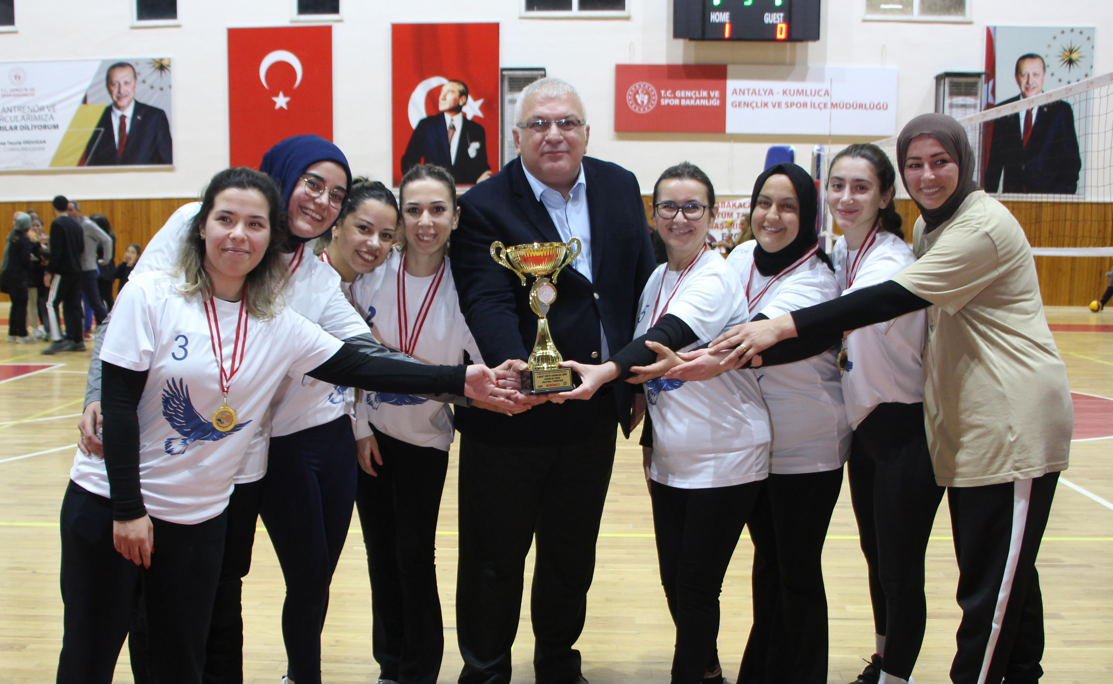 O G R E T M E N L E R V O L E Y B O L T U R N U V A S I S O N A E R D I 1105779 328264