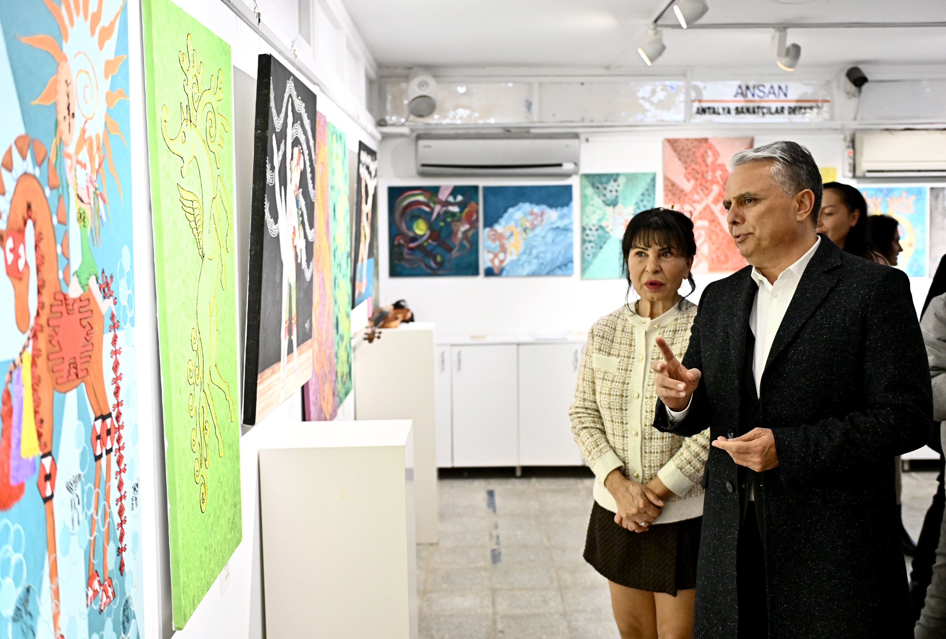 R E N K L E R I N K O K U S U S E R G I S I A C I L D I 1138394 337977