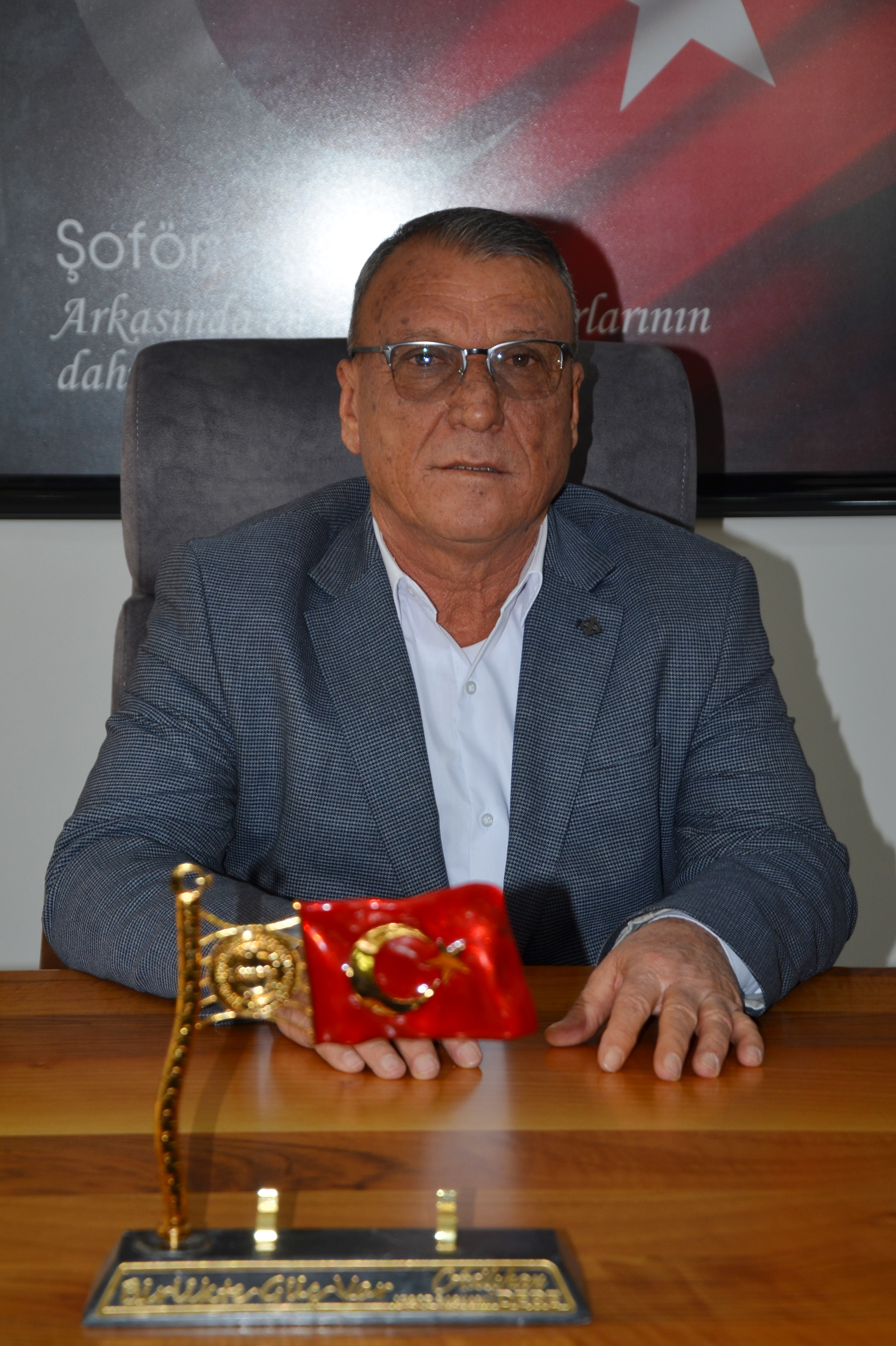 T I R I K G O R E V I D E V R A L D I 1111833 330011