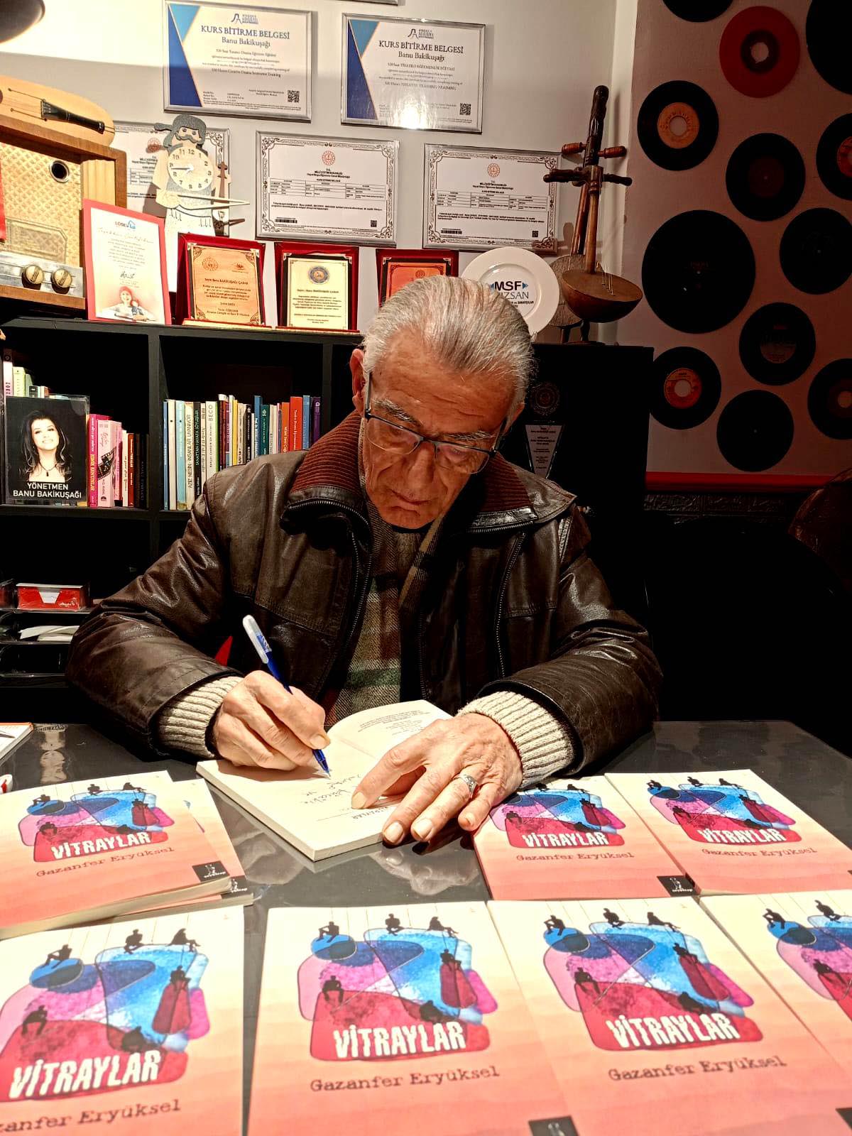 T I Y A T R O S A H N E S I N D E K I T A P T A N I T I M I 1127561 334684