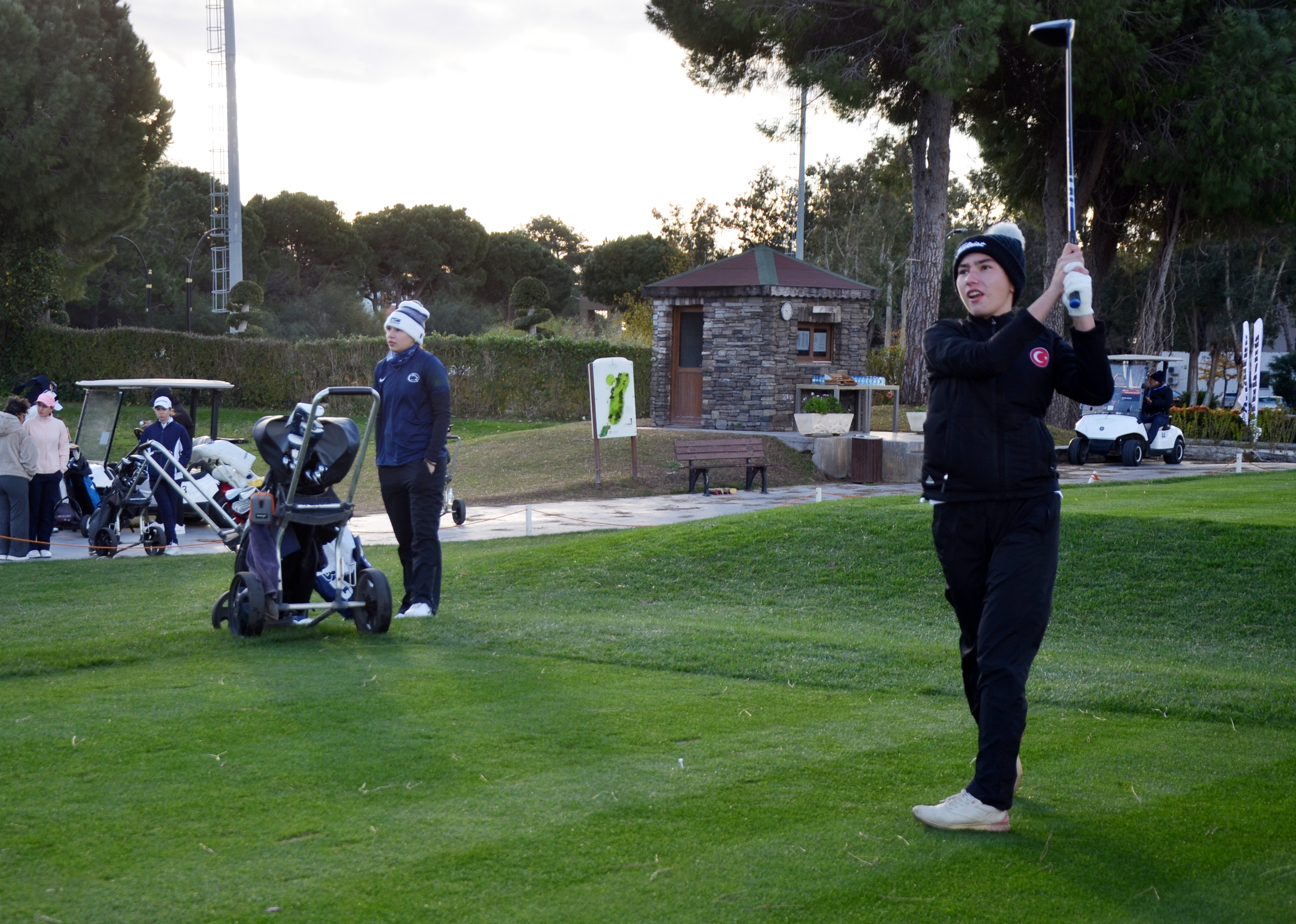 T U R K I Y E E R K E K L E R V E K A D I N L A R A M A T O R A C I K 1106265 328427